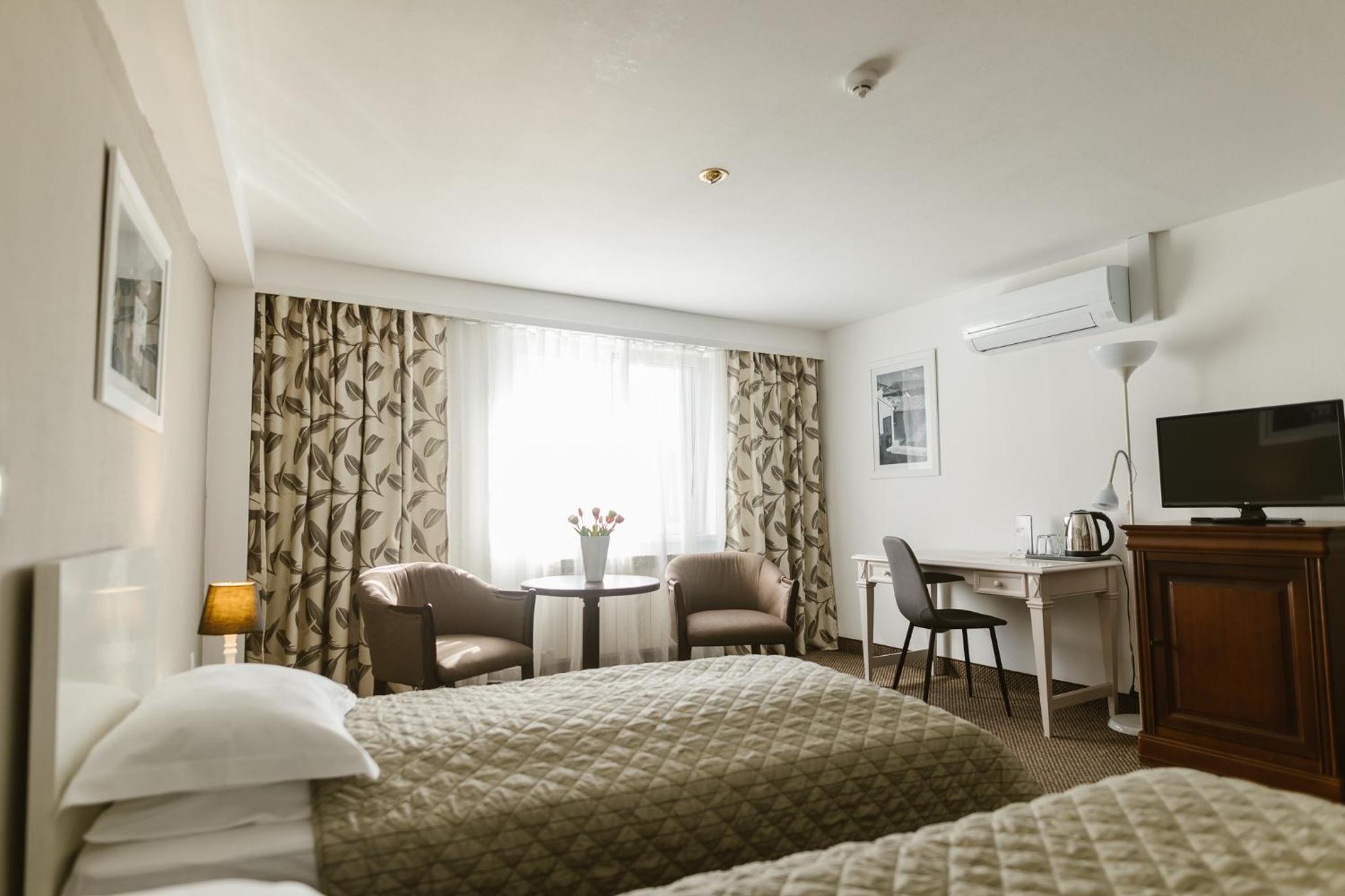 Twin Room - Photo 1