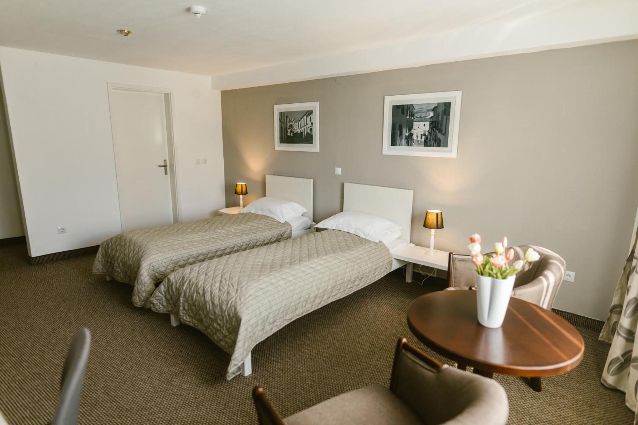 Twin Room - Photo 7