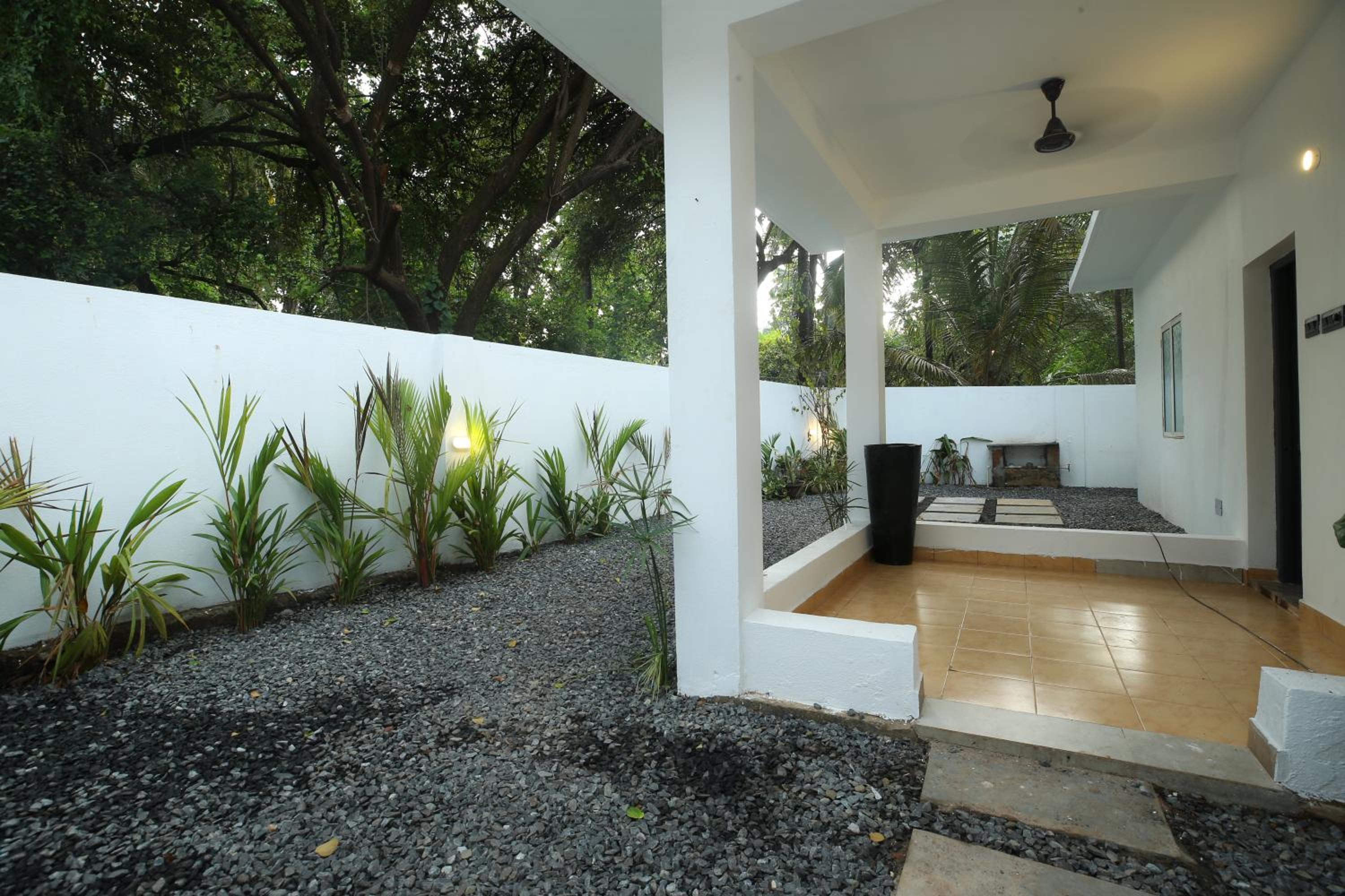 Double Room with Balcony - Photo 19