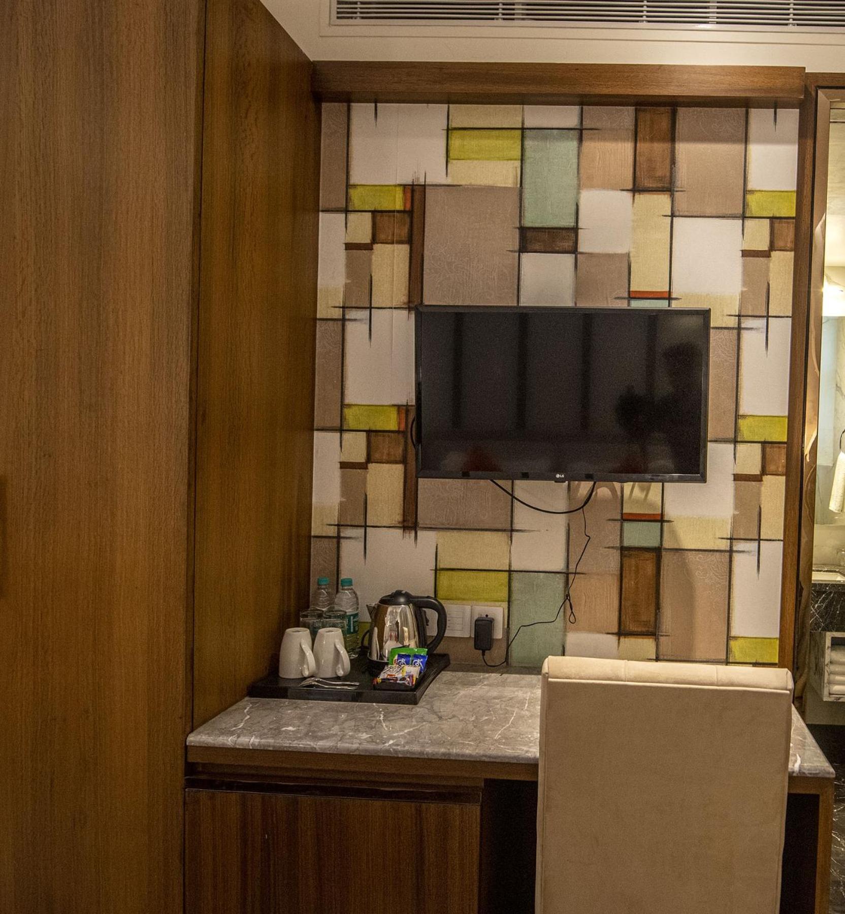 Deluxe Room - Photo 6