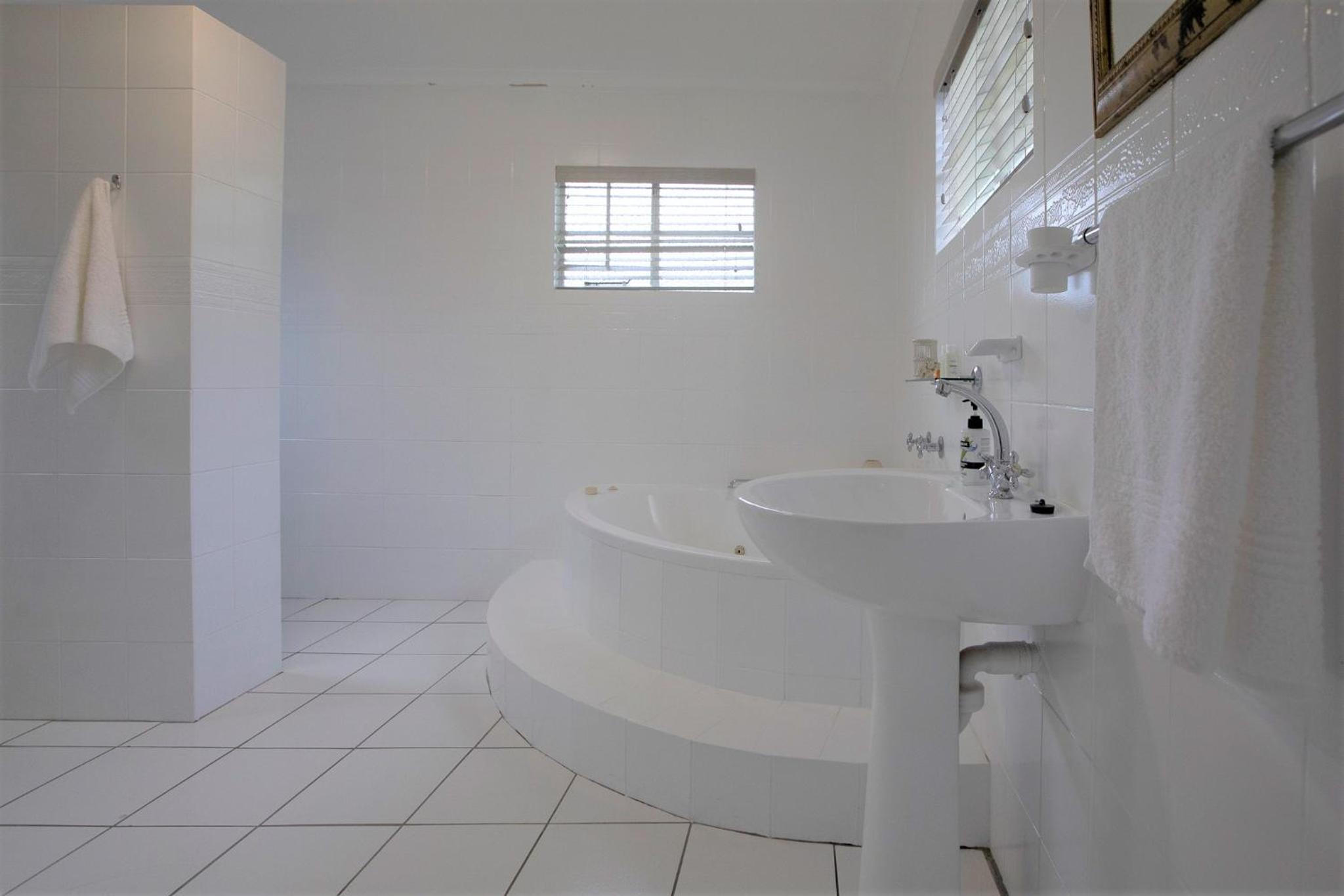 Four-Bedroom House - Photo 29