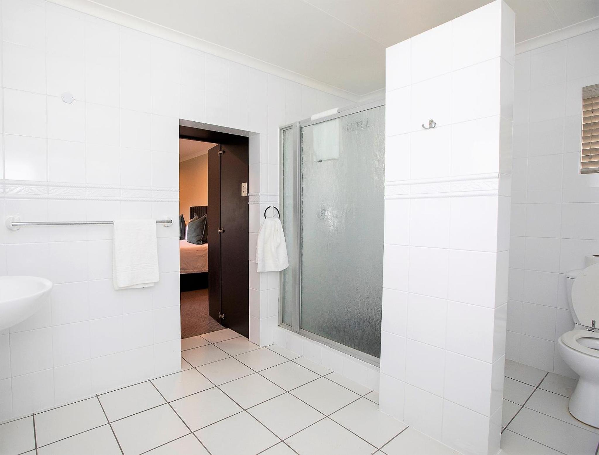 Four-Bedroom House - Photo 33