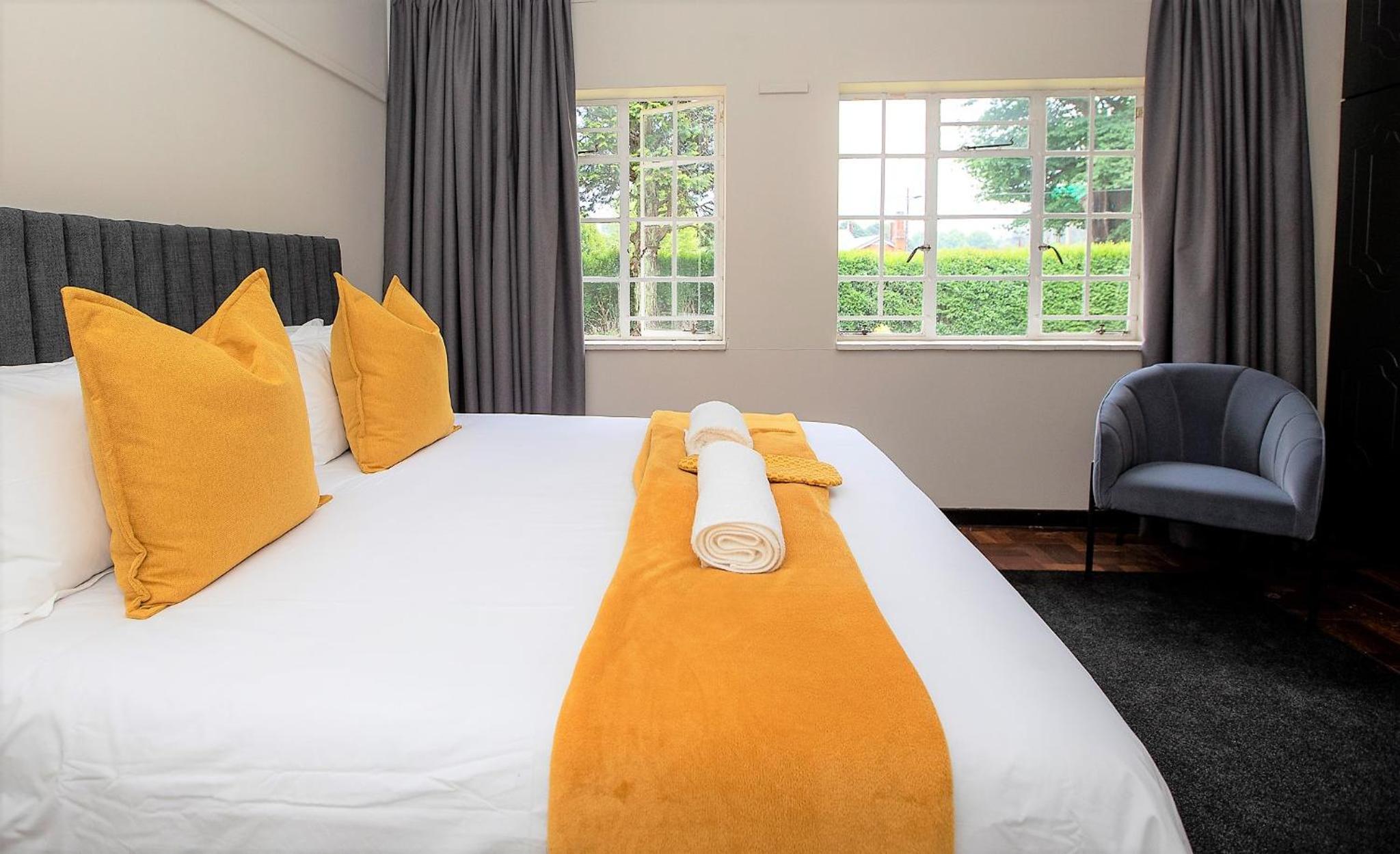 Four-Bedroom House - Photo 1