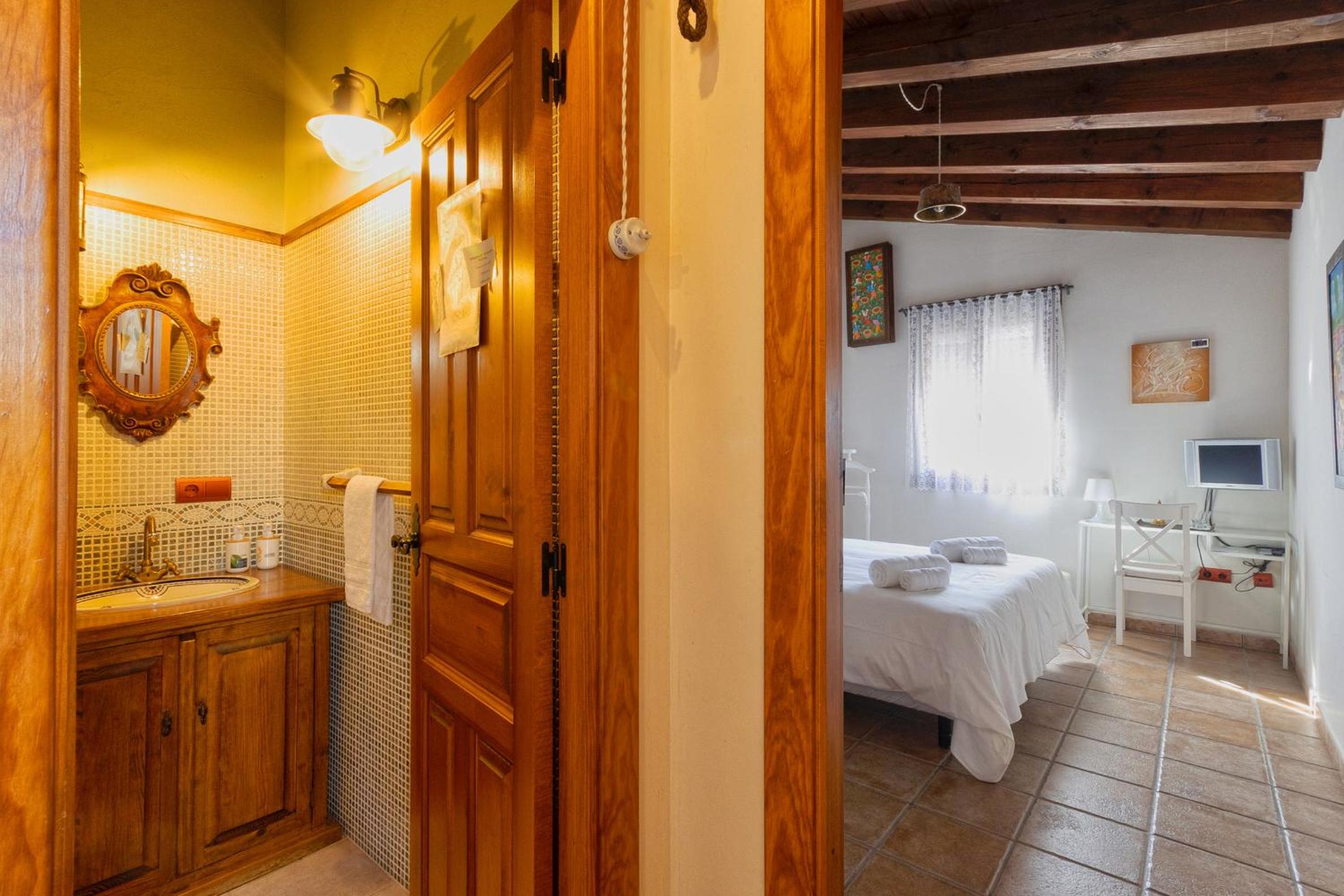 Double Room with Terrace - Photo 17