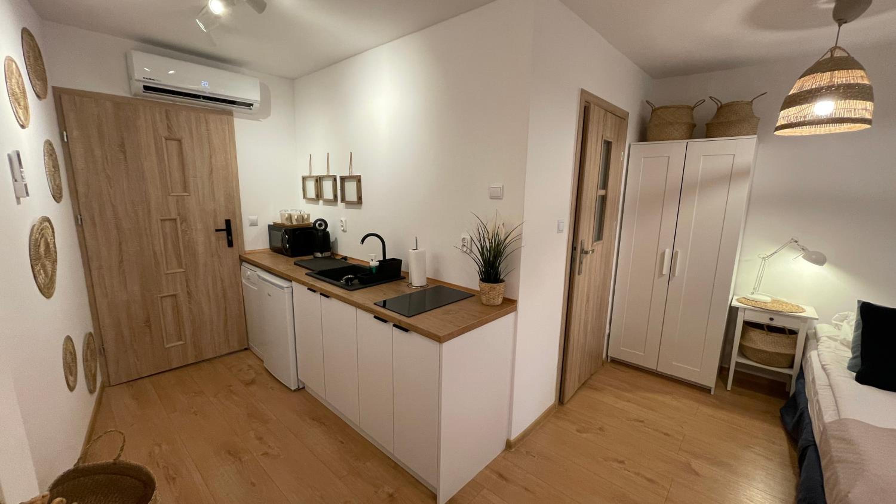 Family Studio - Photo 10