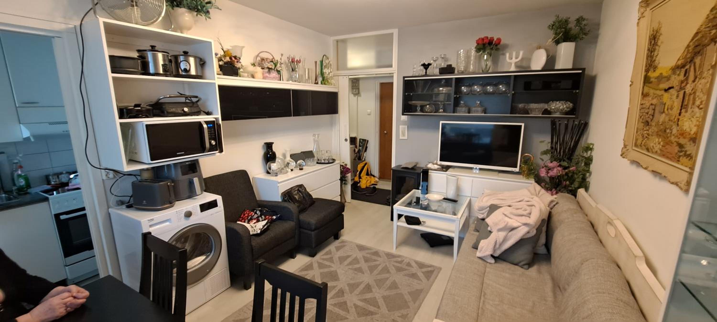 One-Bedroom Apartment - Photo 9