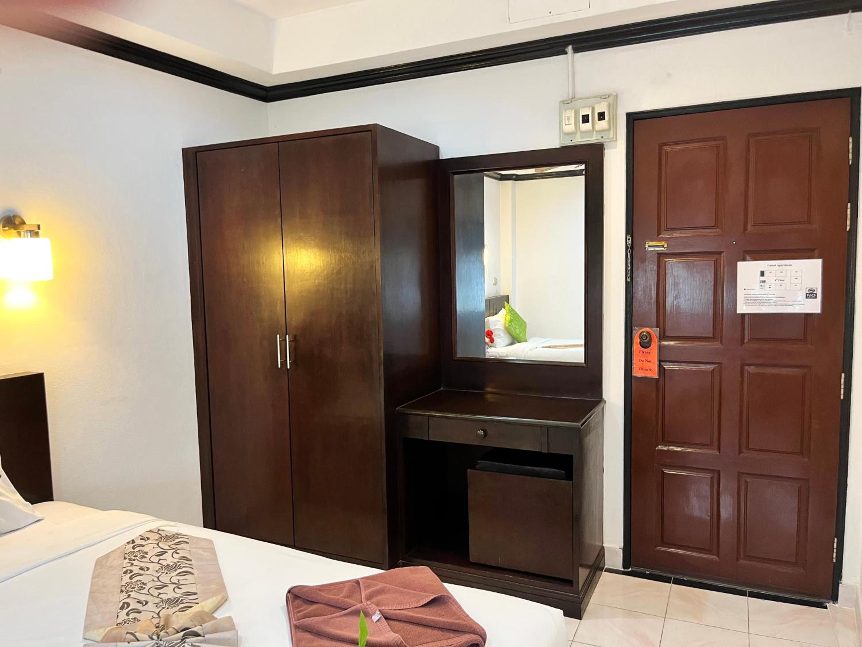 Deluxe Double Room - Photo 10