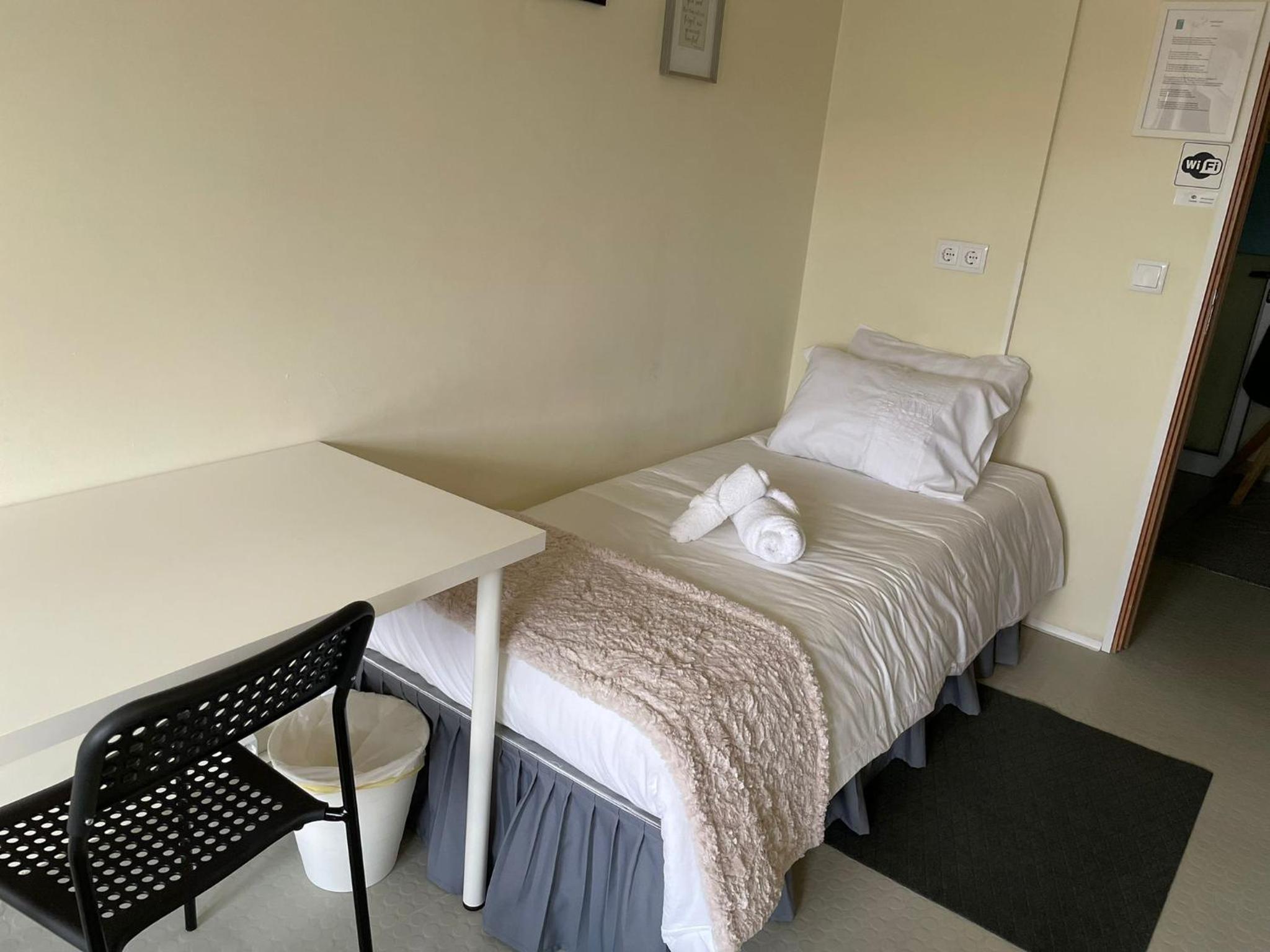 Comfort Triple Room with Shower - Photo 7