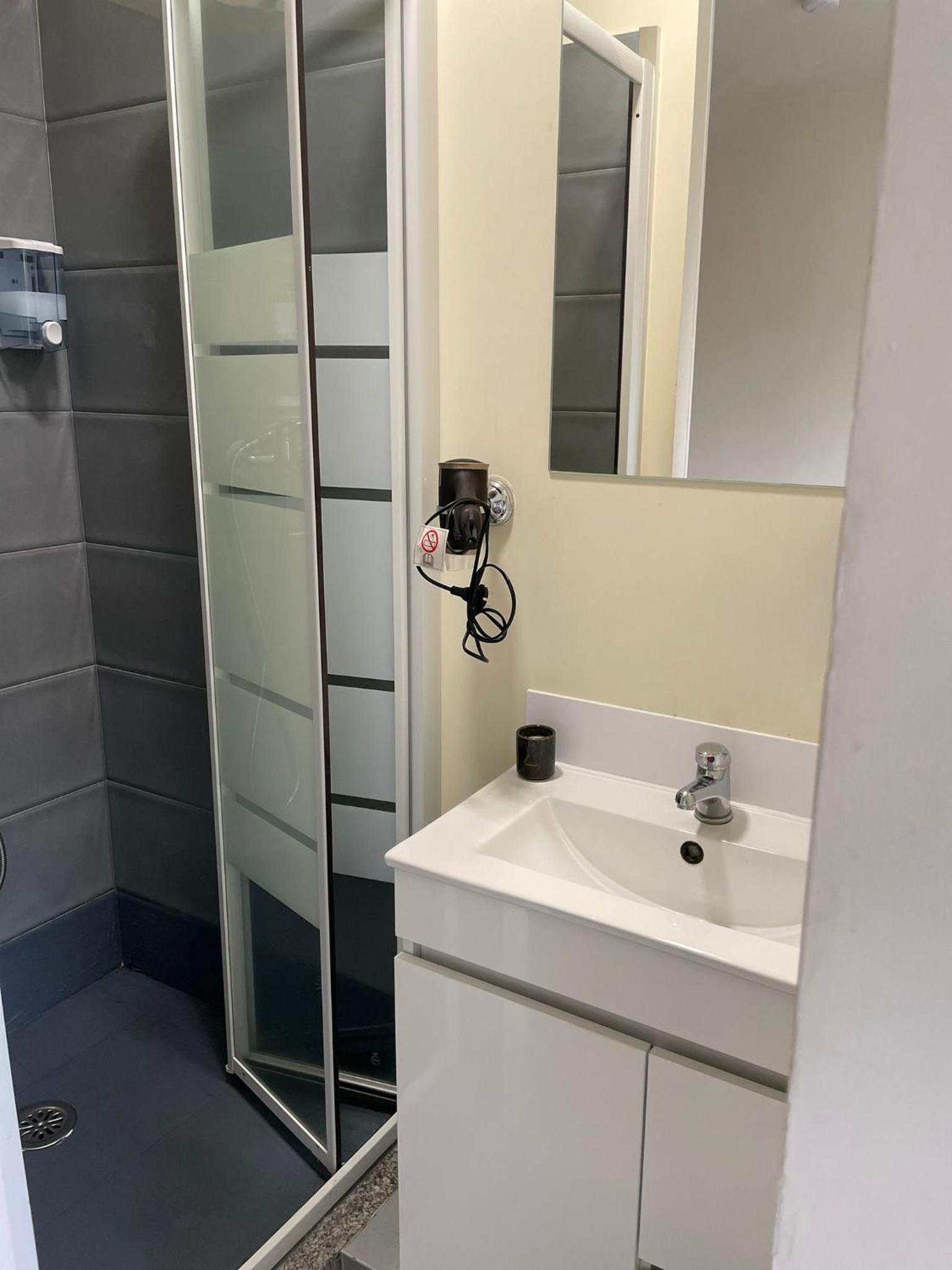 Comfort Triple Room with Shower - Photo 8