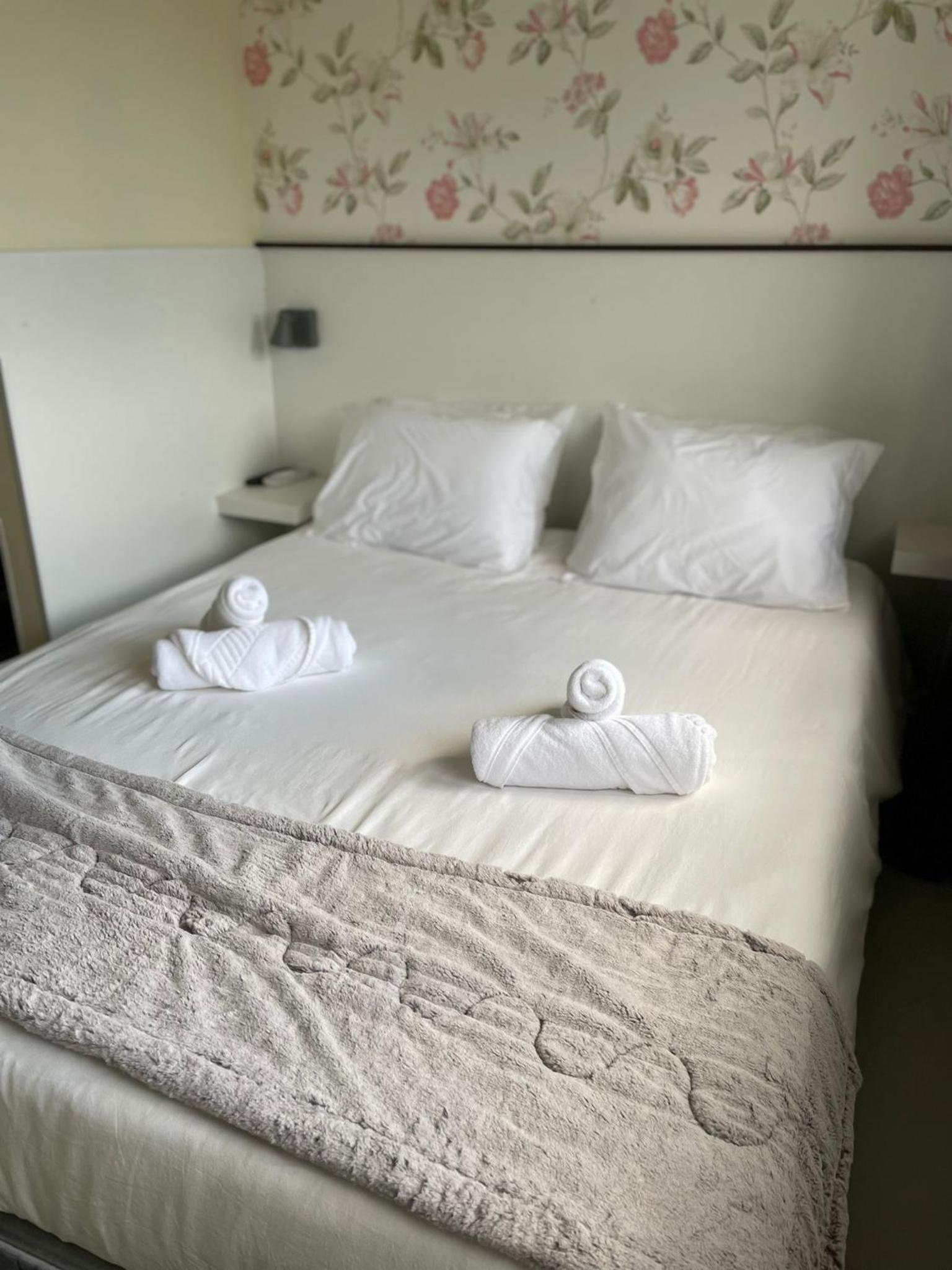 Comfort Triple Room with Shower - Photo 3