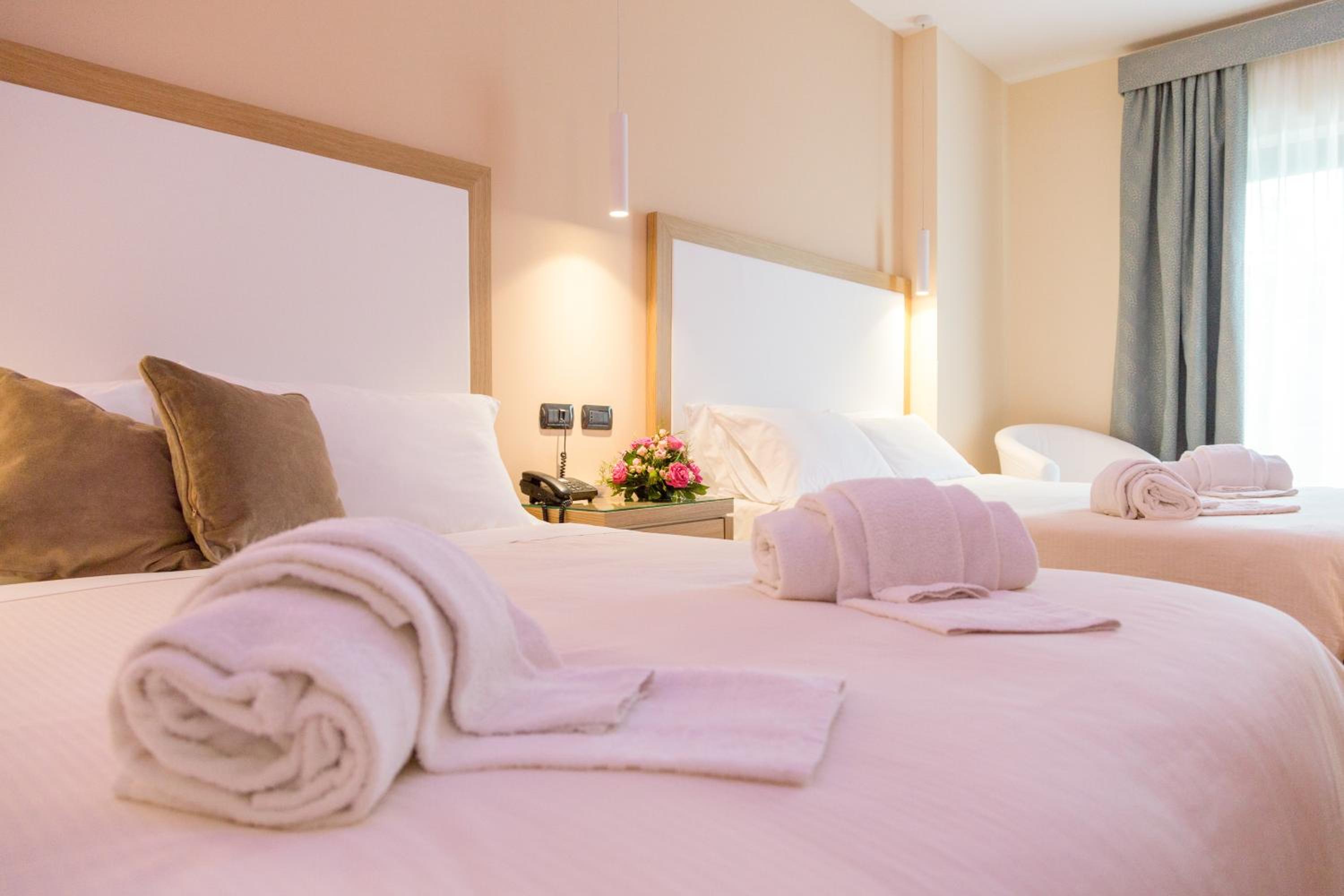 Superior Quadruple Room photo 3