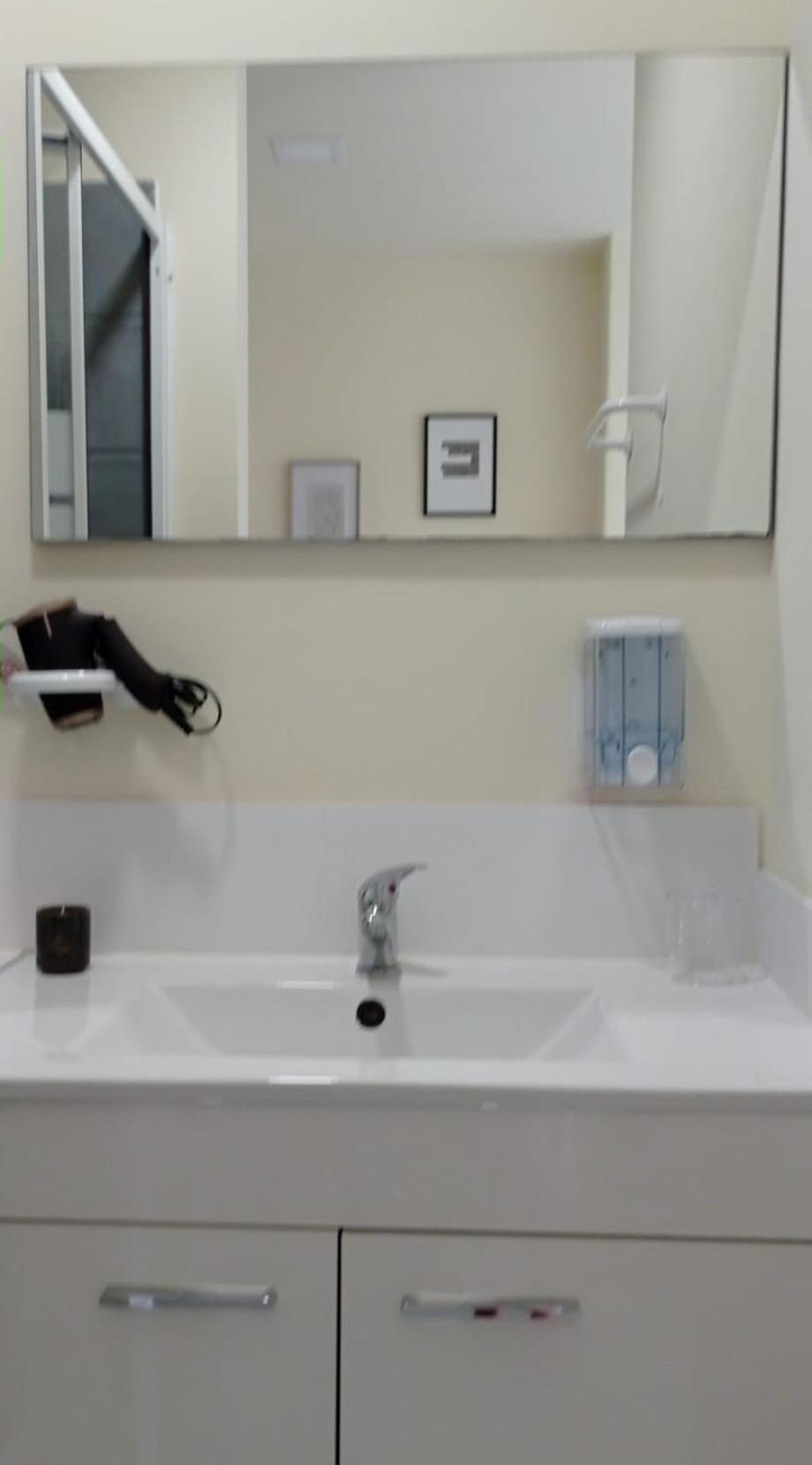 Deluxe Double Room with Shower - Photo 10