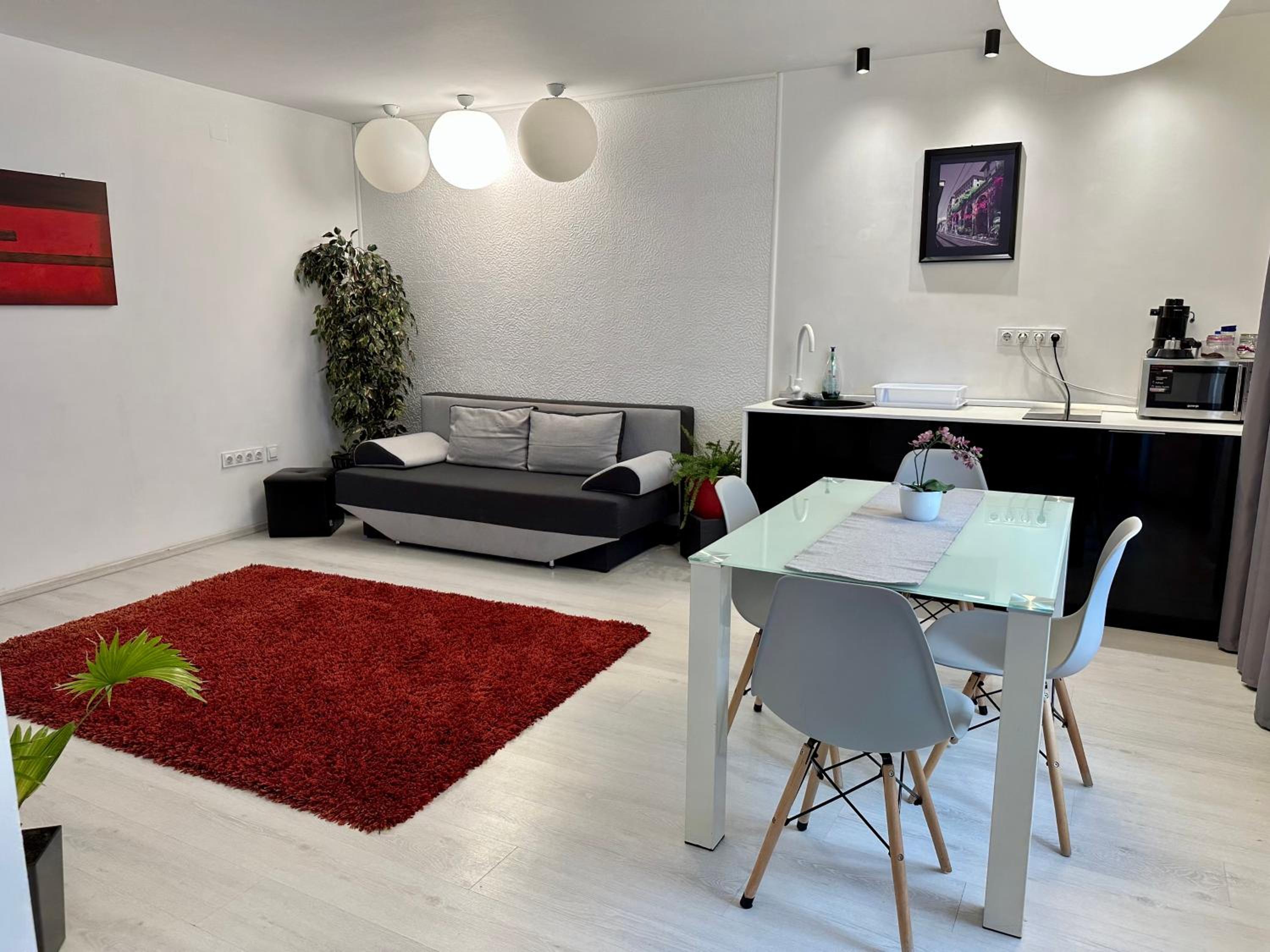 One-Bedroom Apartment - Photo 32