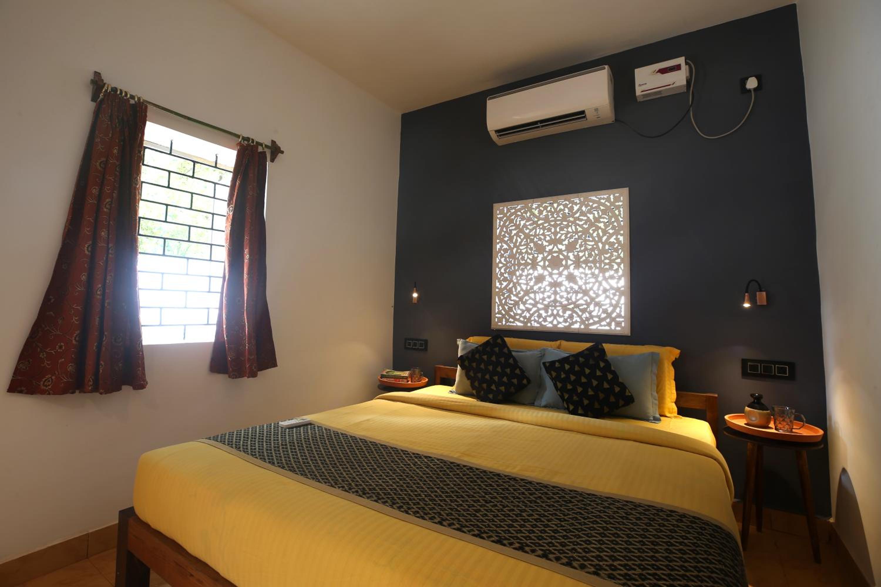 Double Room with Balcony - Photo 6