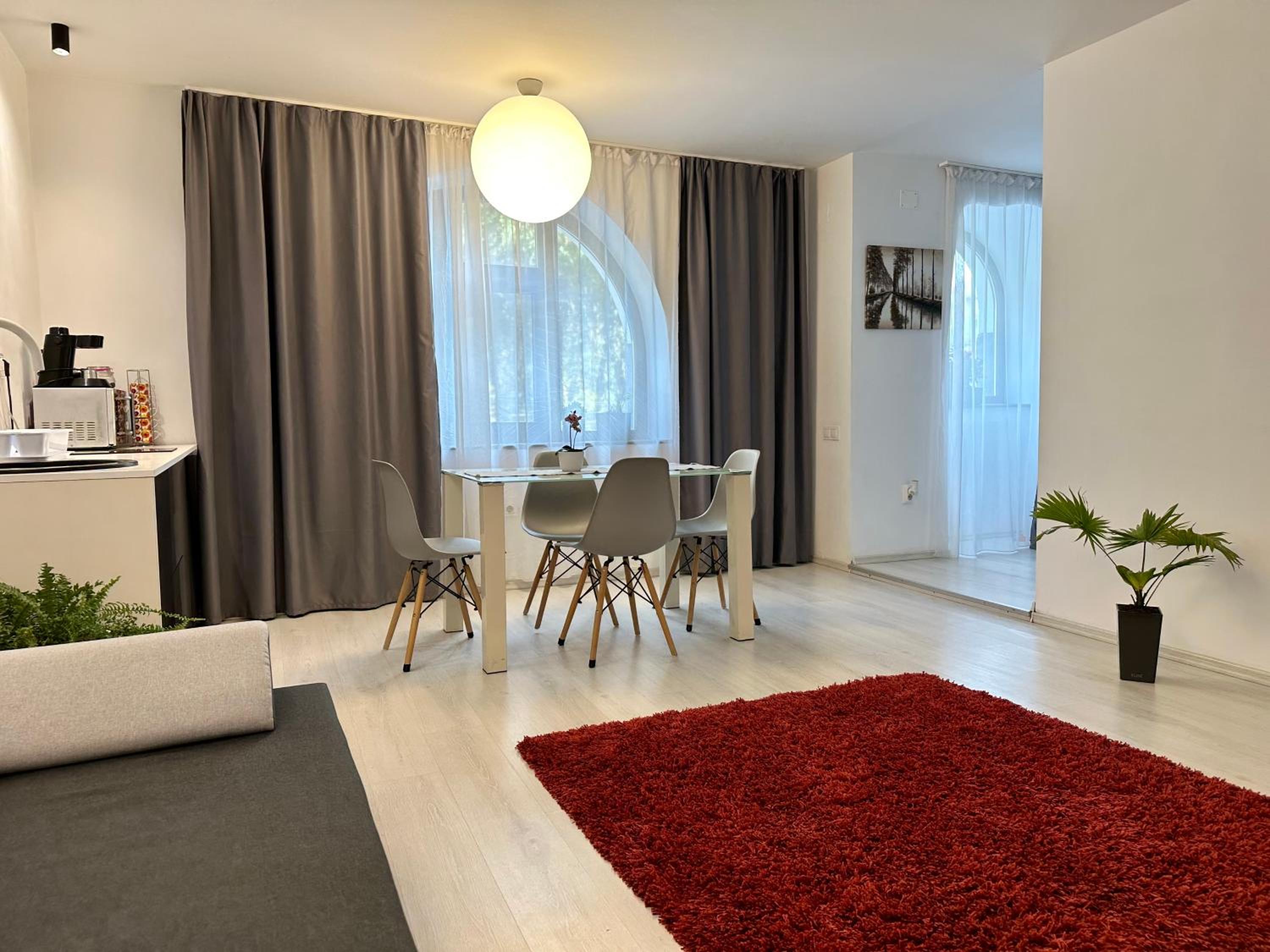 One-Bedroom Apartment - Photo 35