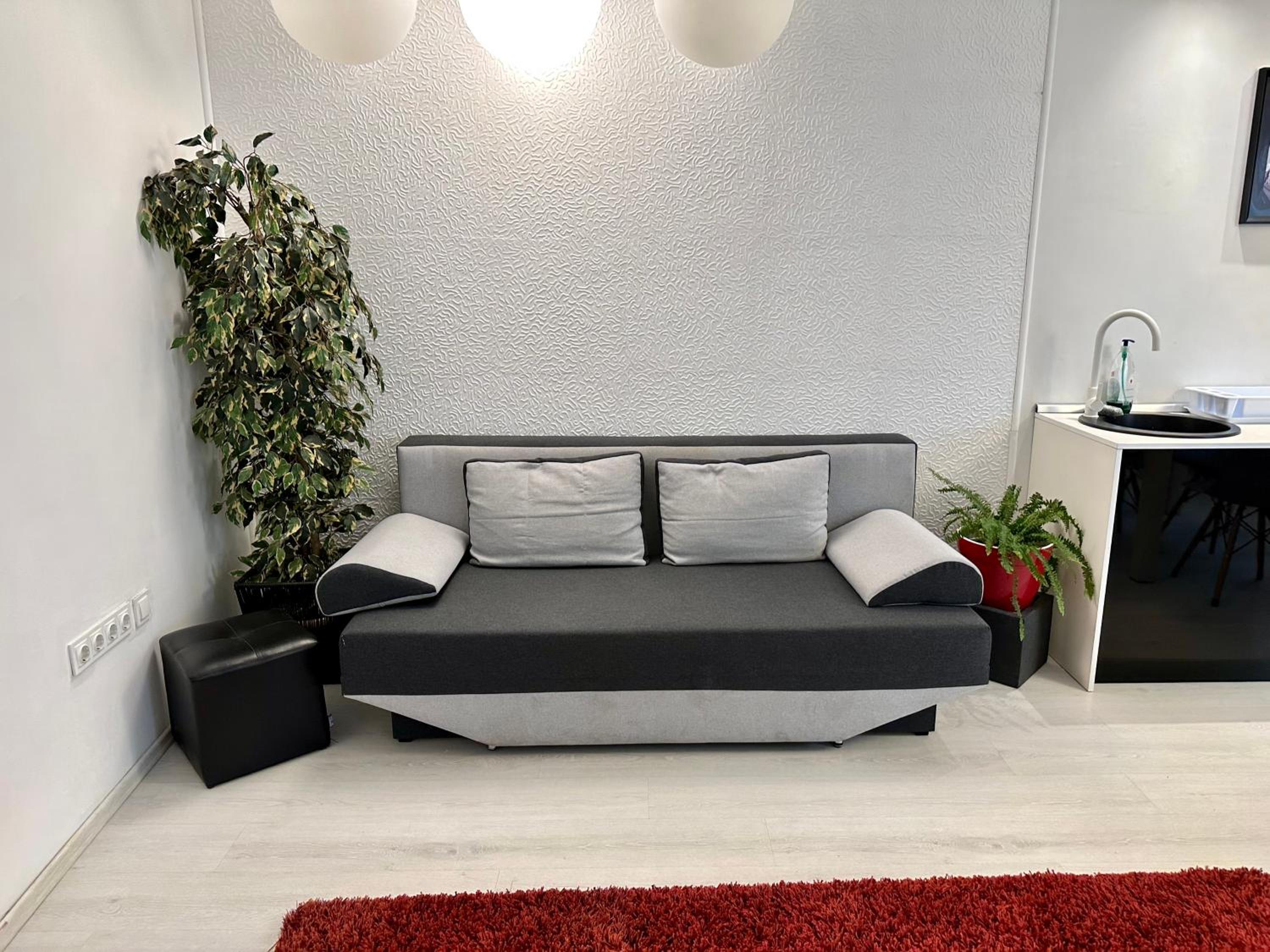 One-Bedroom Apartment - Photo 37