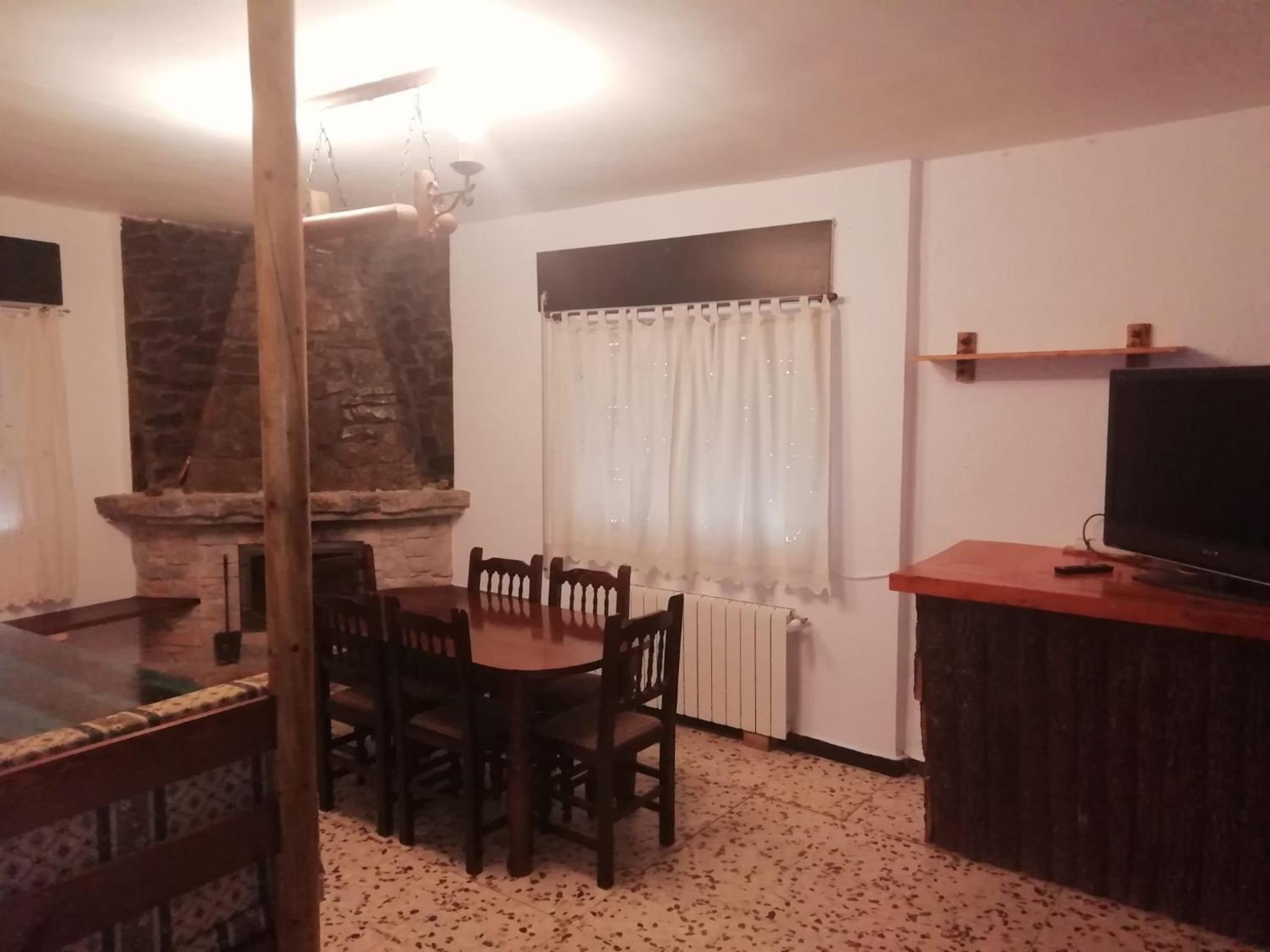 Three-Bedroom House photo 3