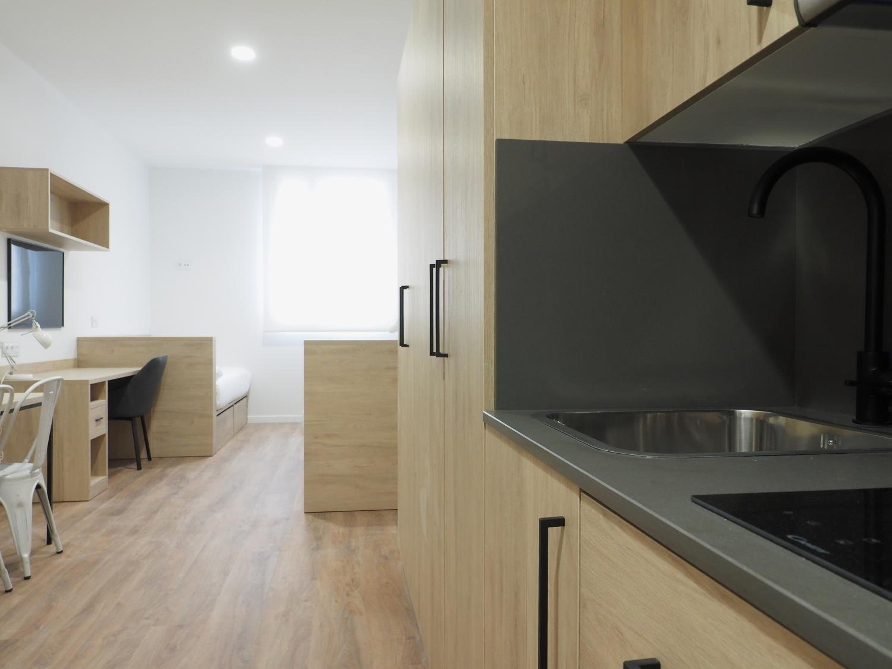 Double Room - Photo 17