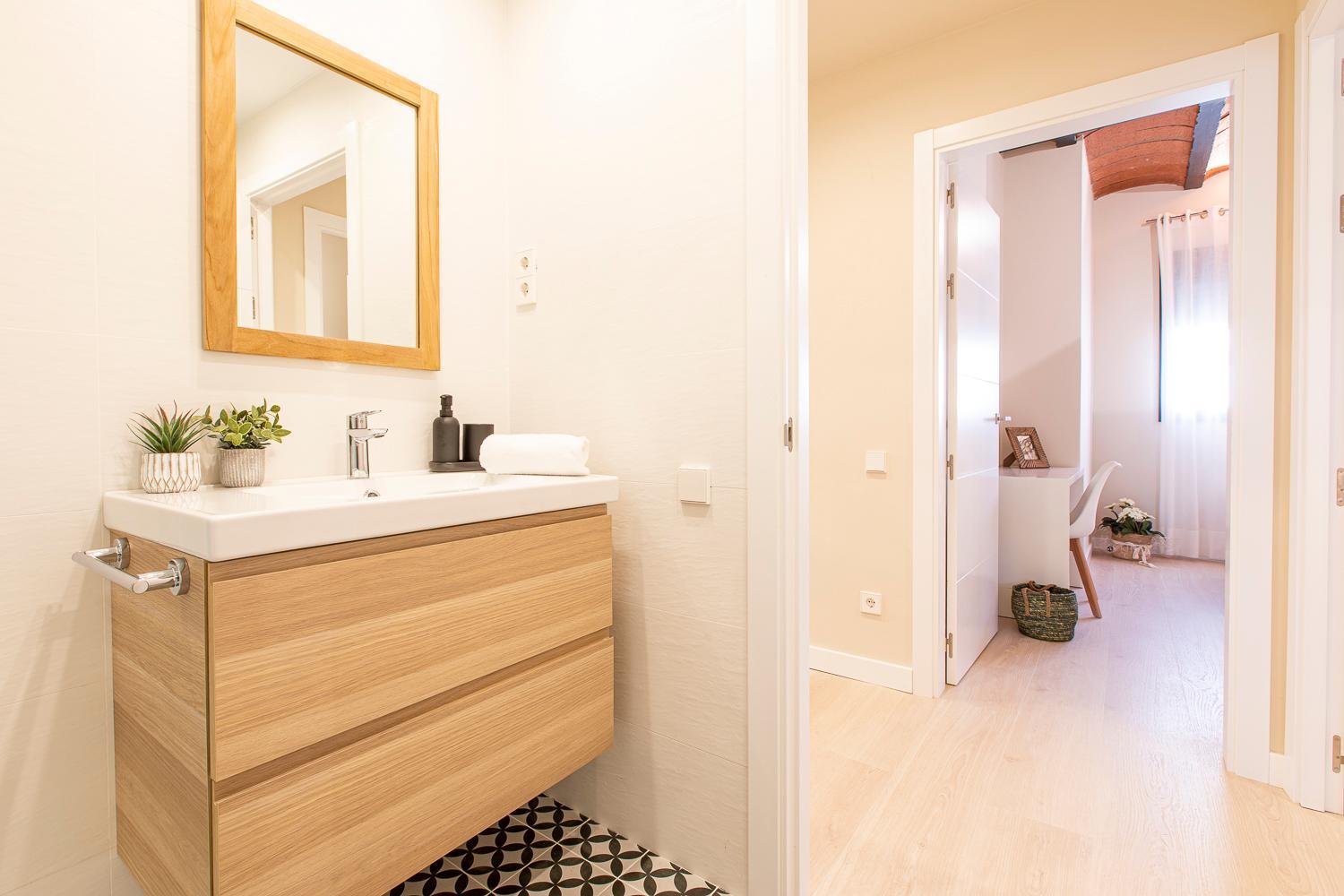 Two-Bedroom Apartment - Photo 2