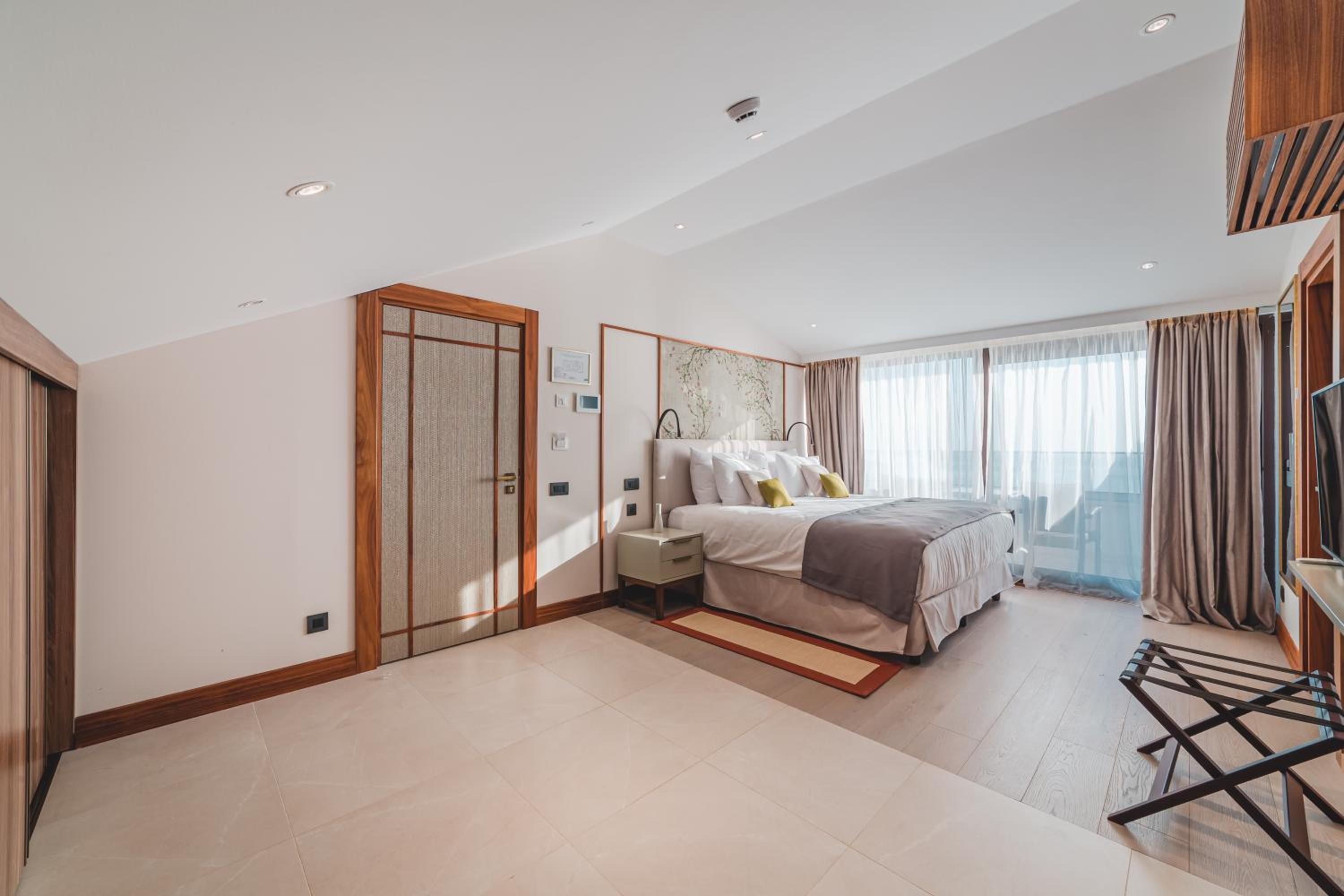 Junior Suite with Sea View - Photo 3