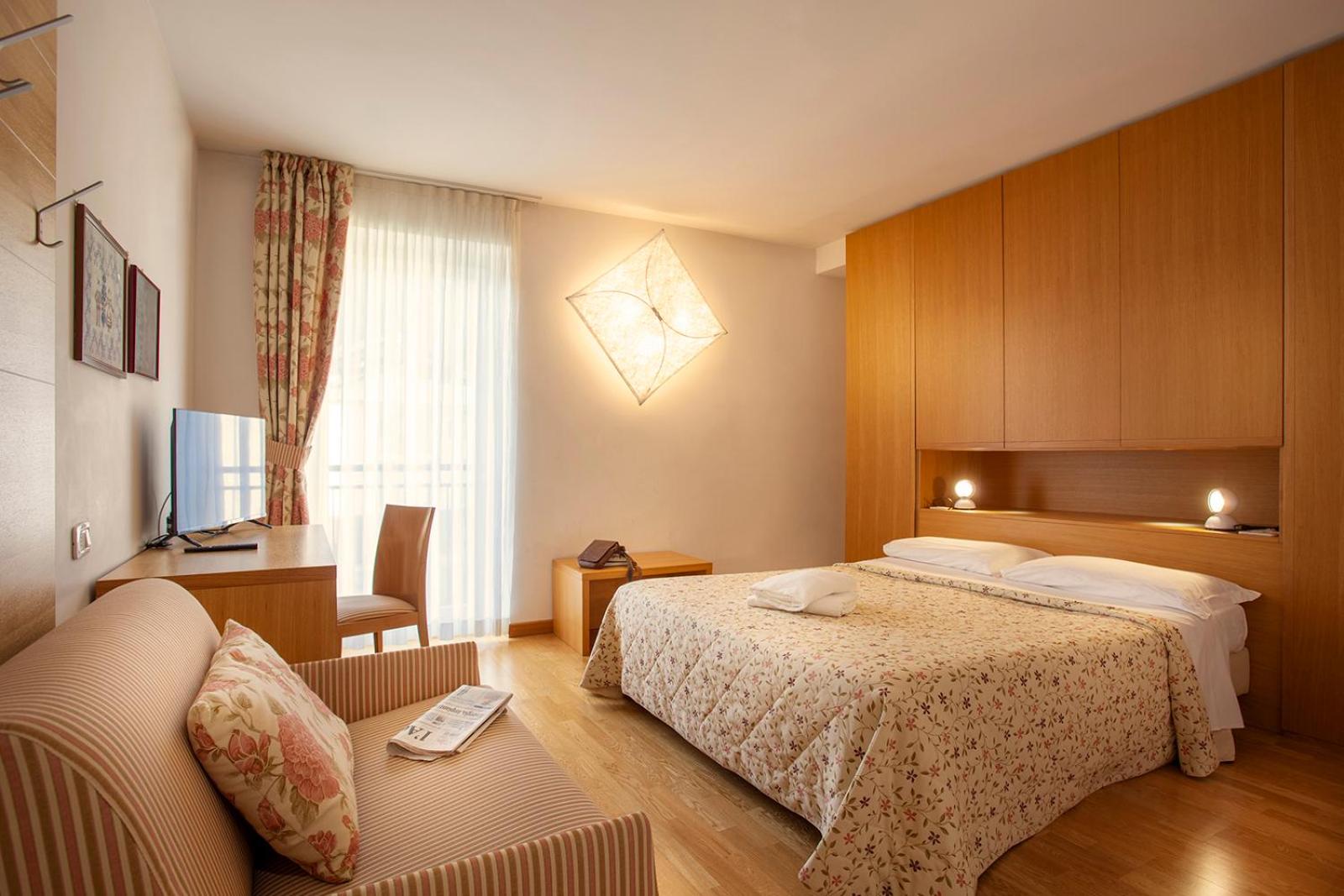 Superior Double or Twin Room photo 3