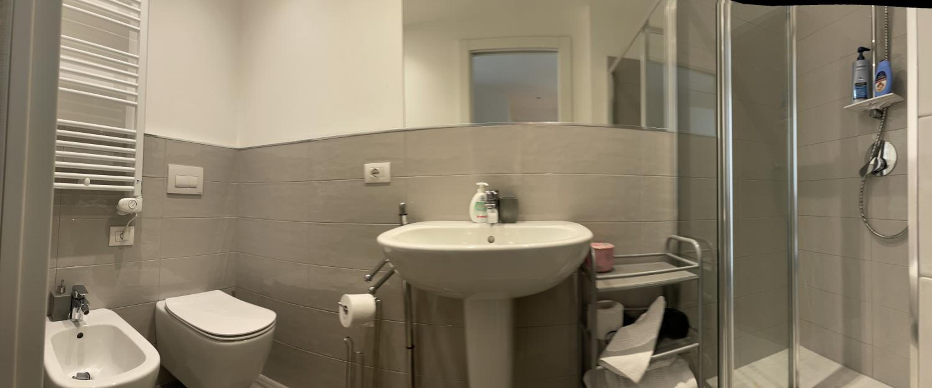 Quadruple Room with Private Bathroom - Photo 3