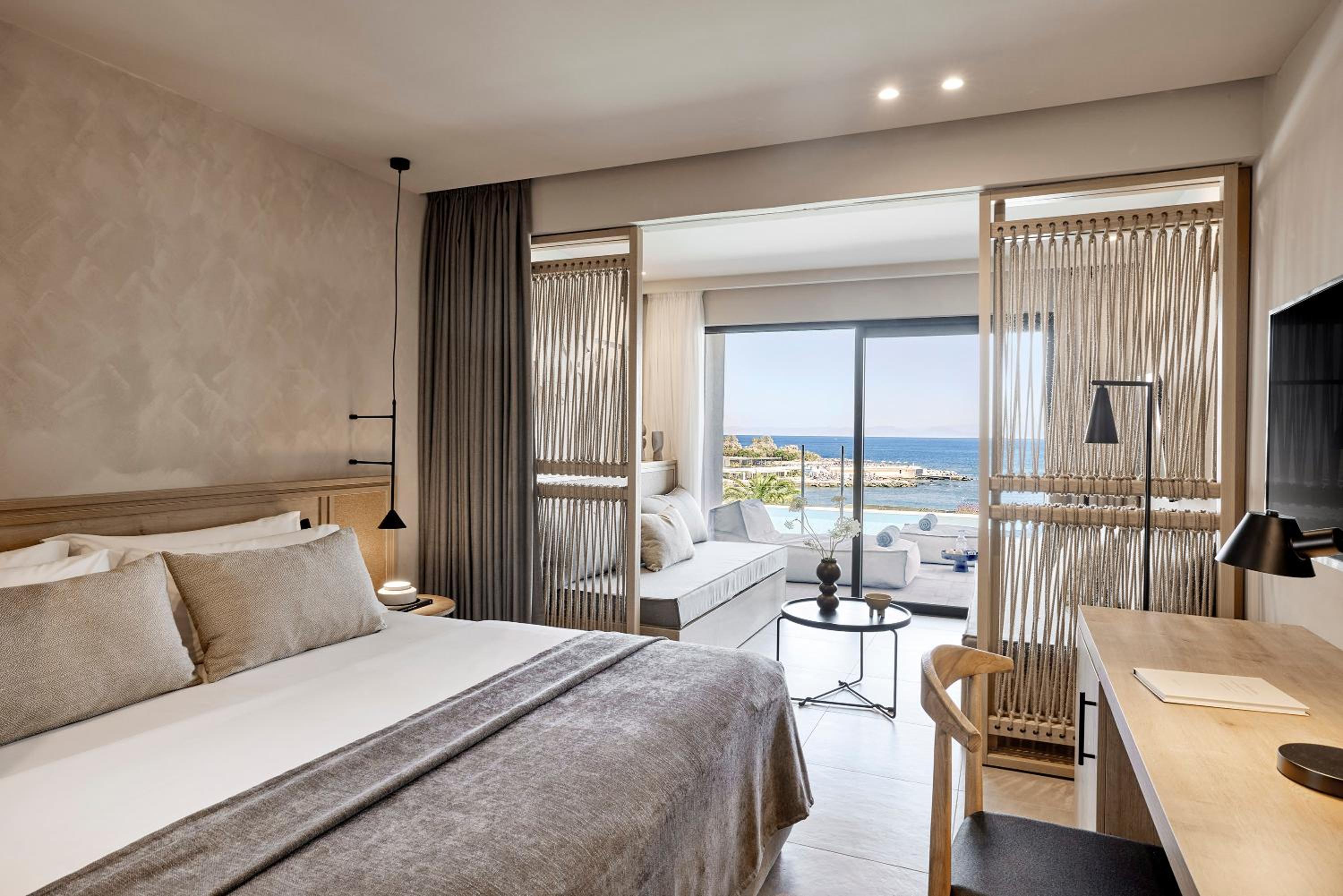 Junior suite with Sea View & Swim Up Pool - Photo 1