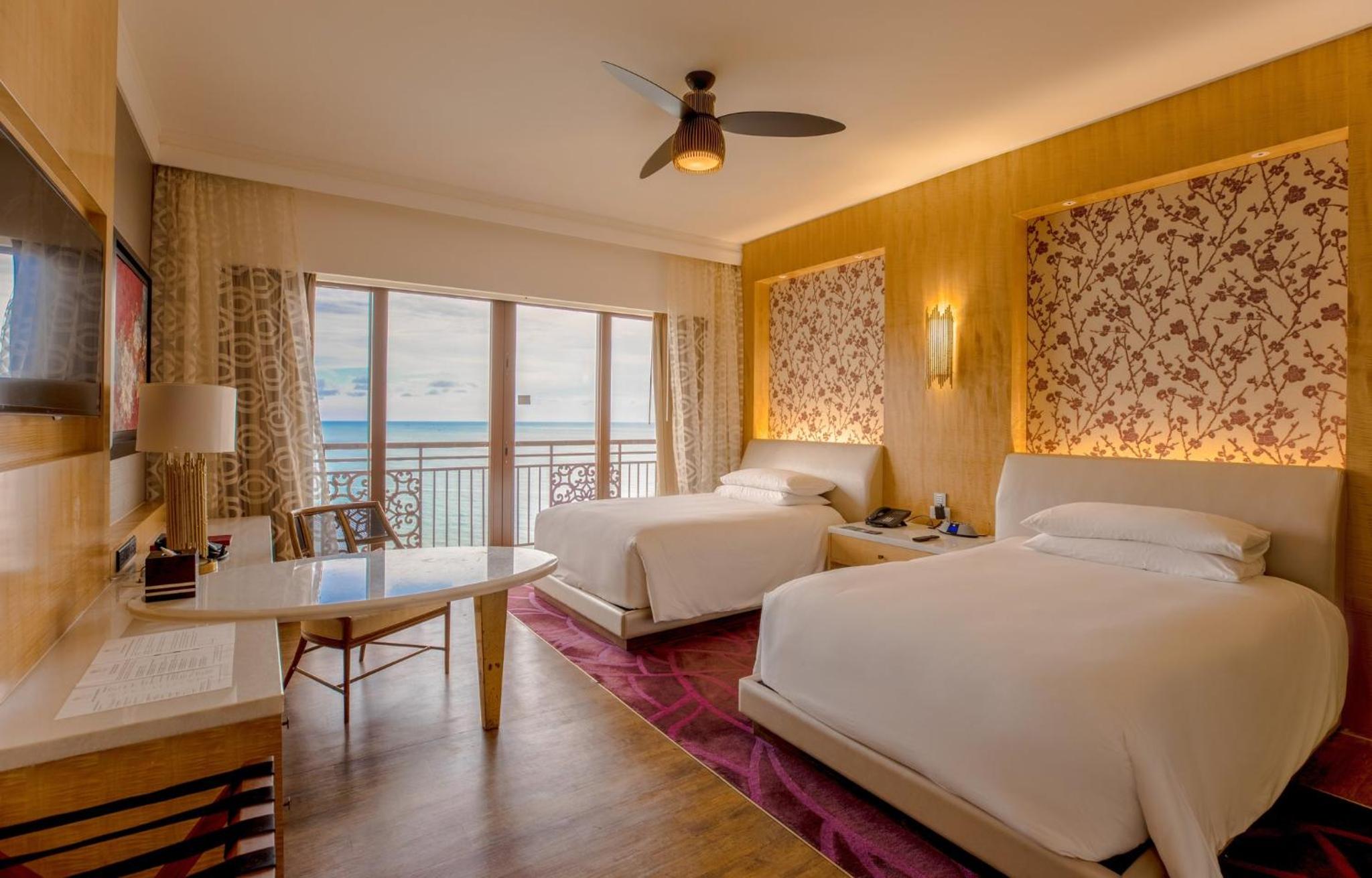 Classic Twin Room with Grand Ocean View - Smoking photo 3