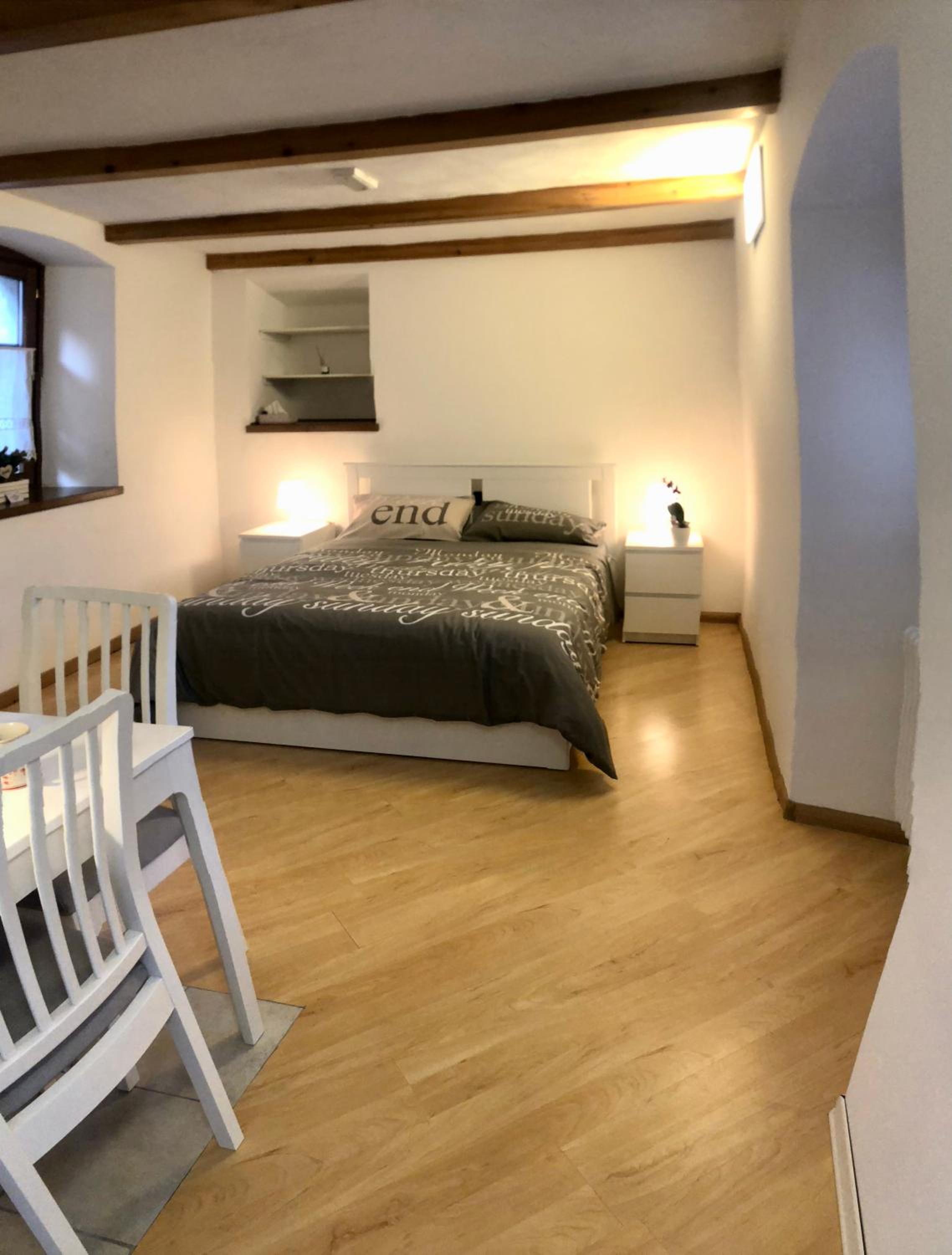 One-Bedroom Apartment photo 1