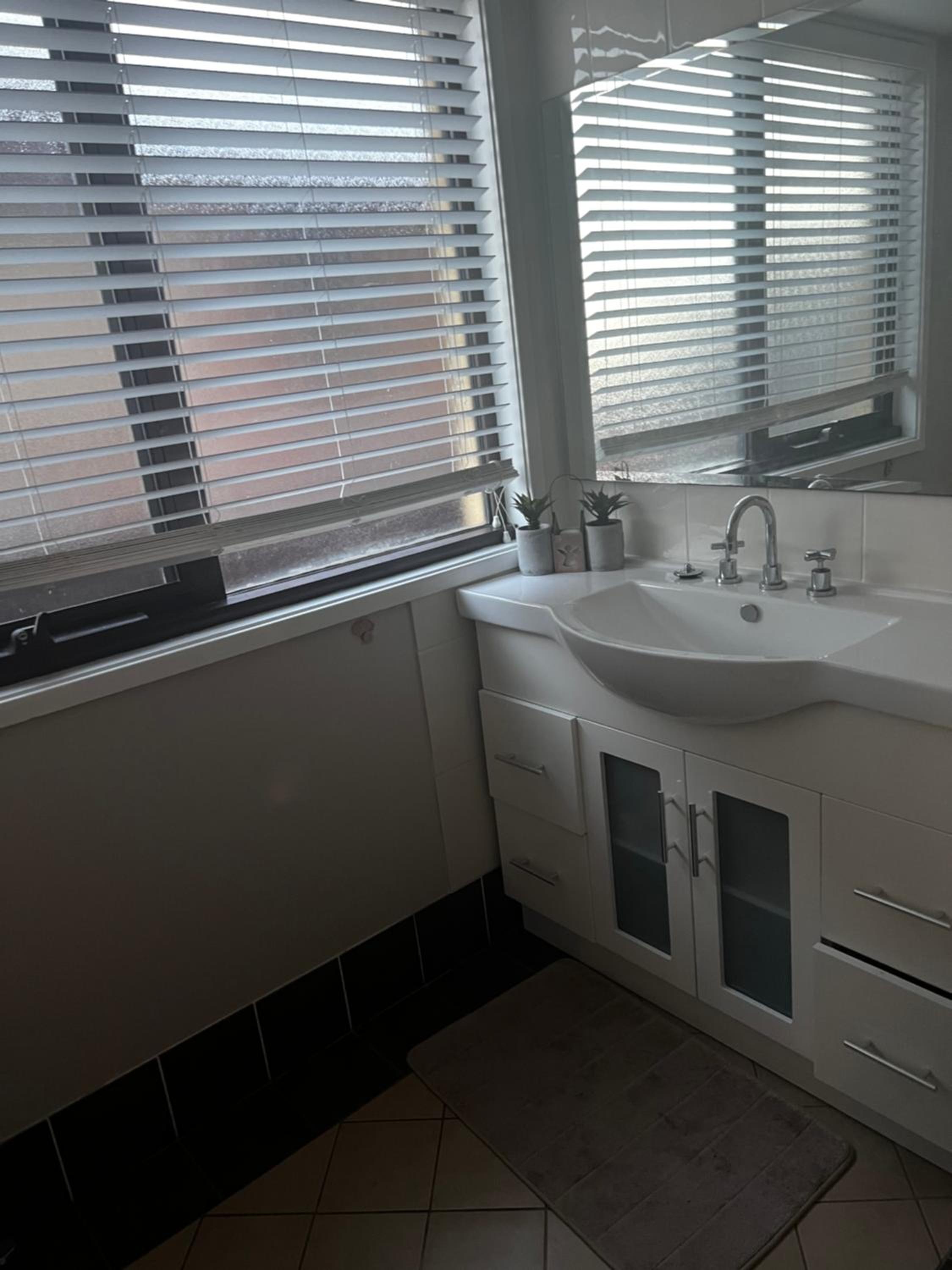 Budget Single Room photo 3