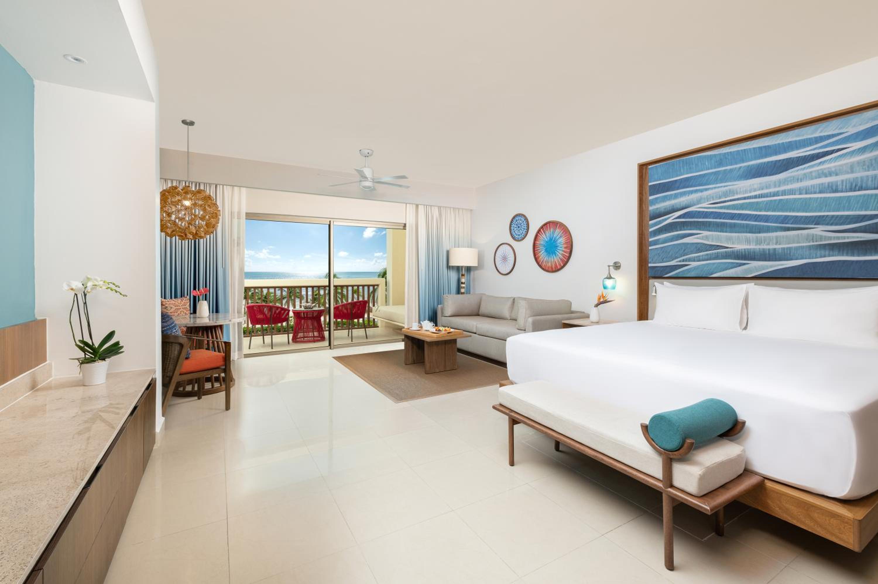Junior King Suite - Oceanfront - Photo 7