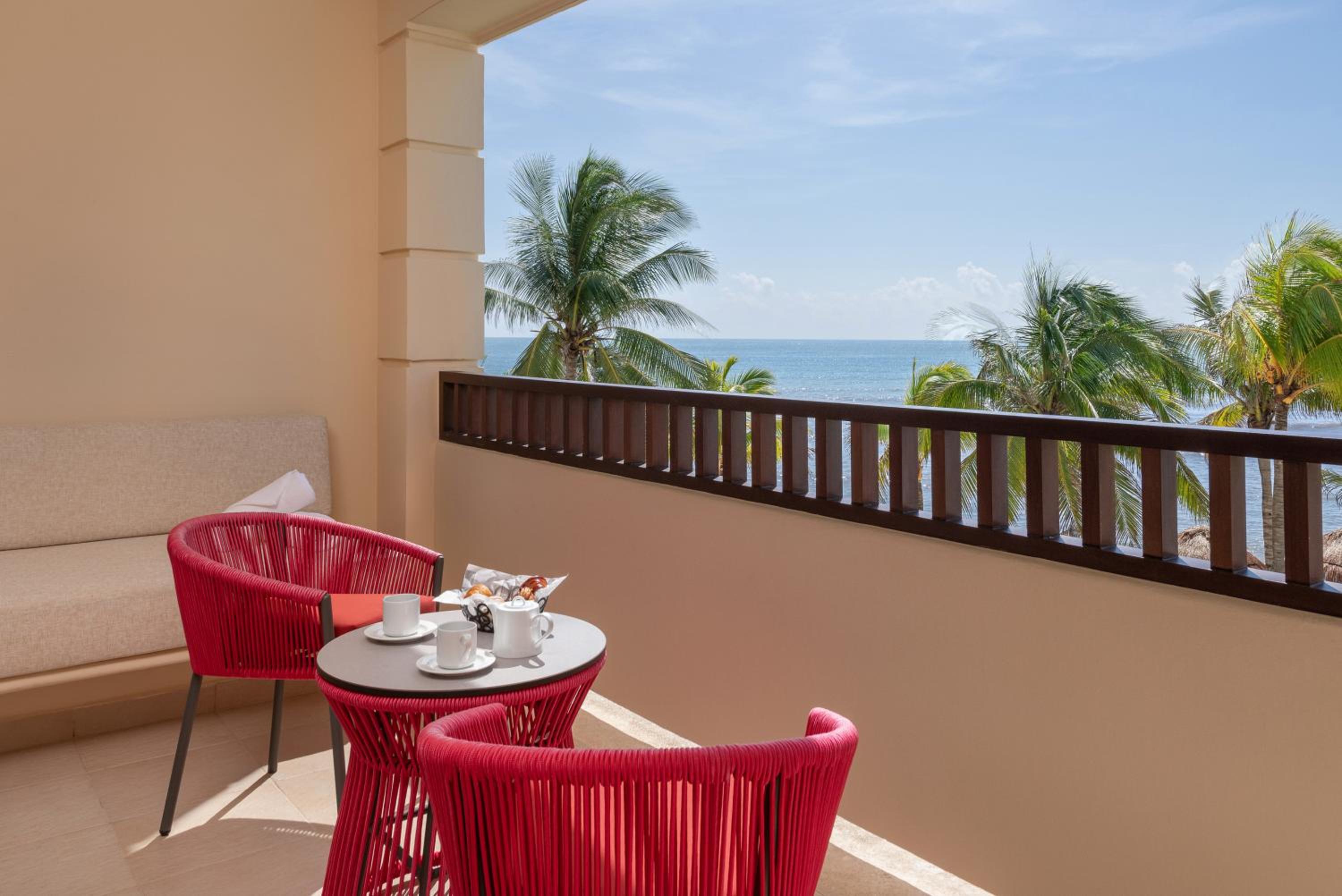 Junior Suite - Oceanfront - Photo 9