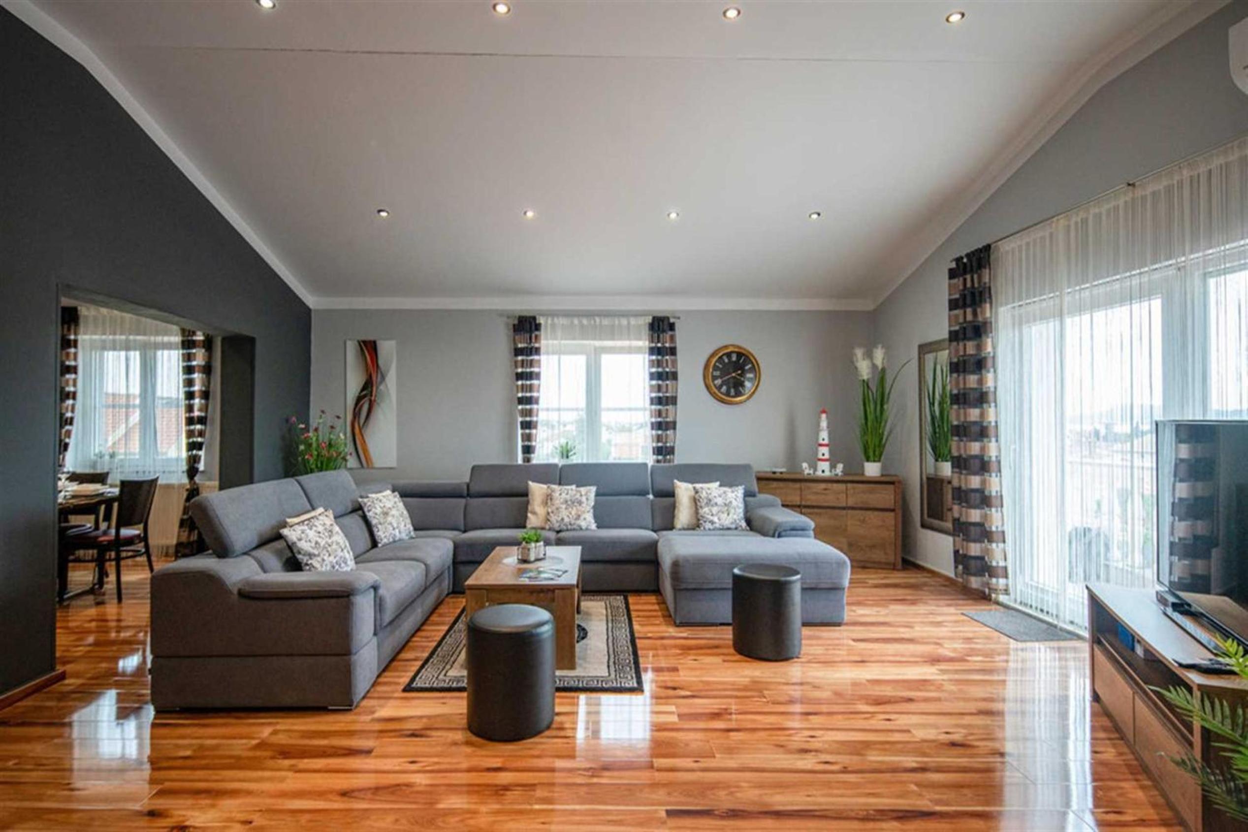 Villa photo 1