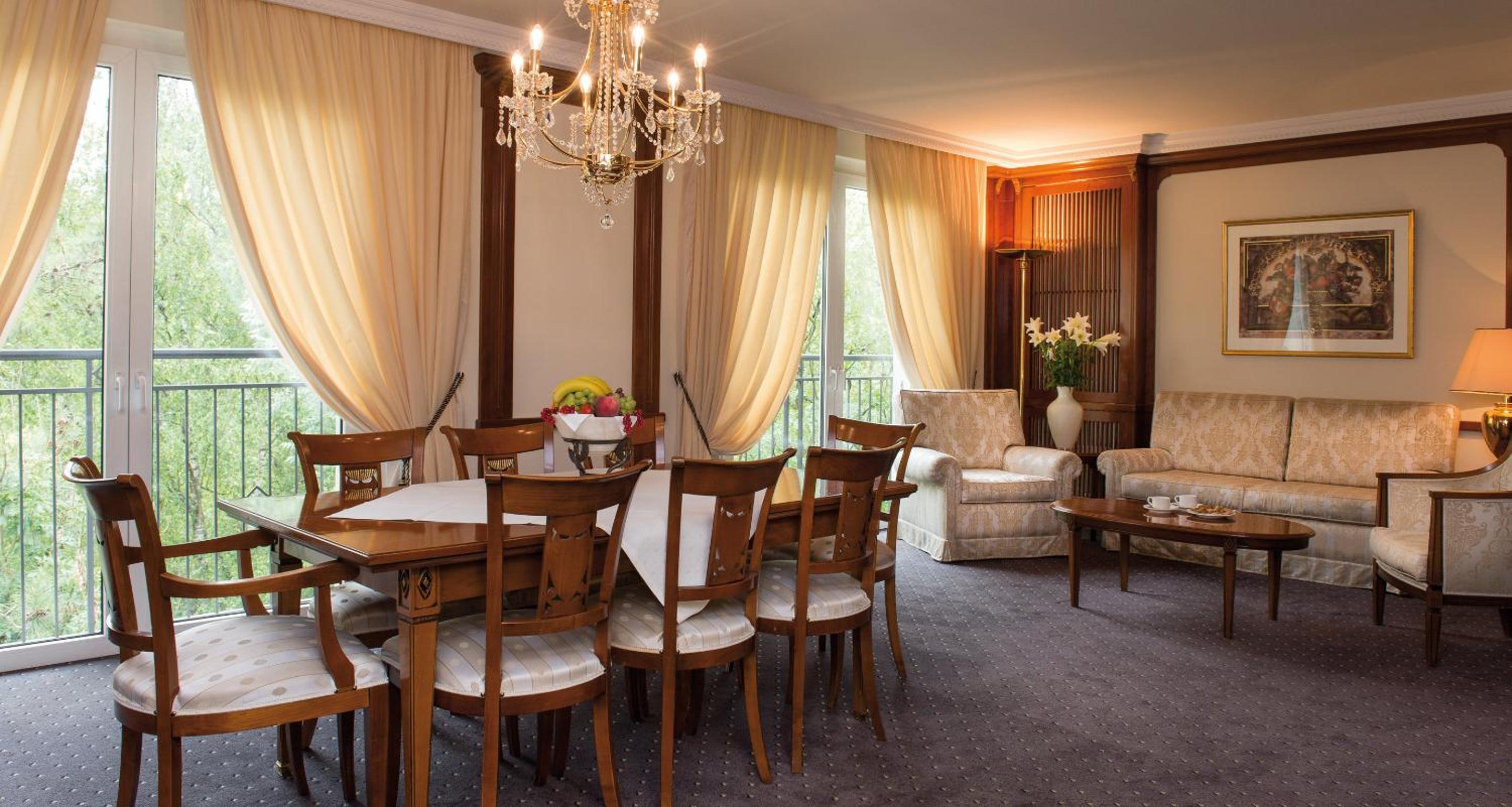 Park Suite - Photo 1