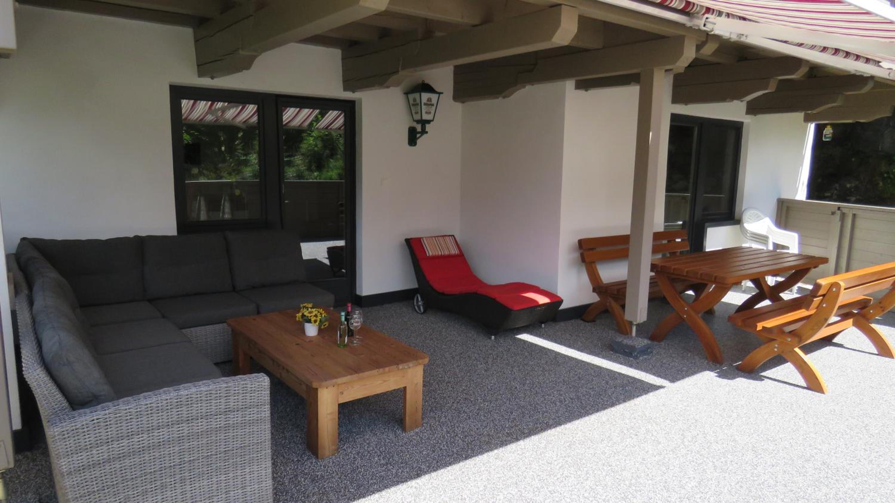 Three-Bedroom Apartment with Terrace photo 2