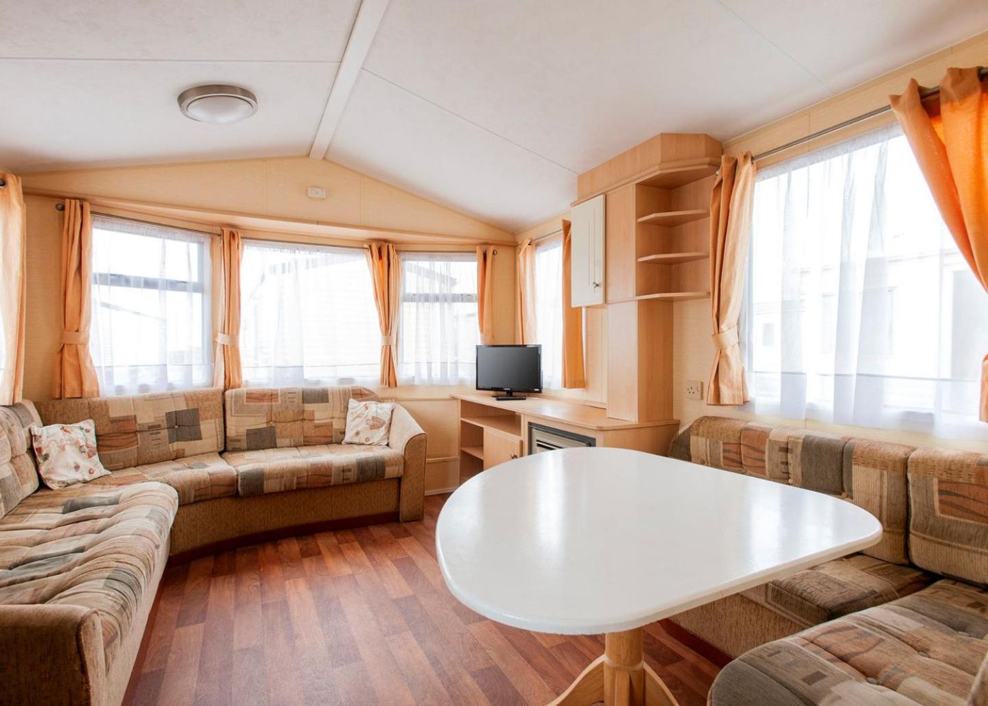 Three-Bedroom Mobile Home photo 1