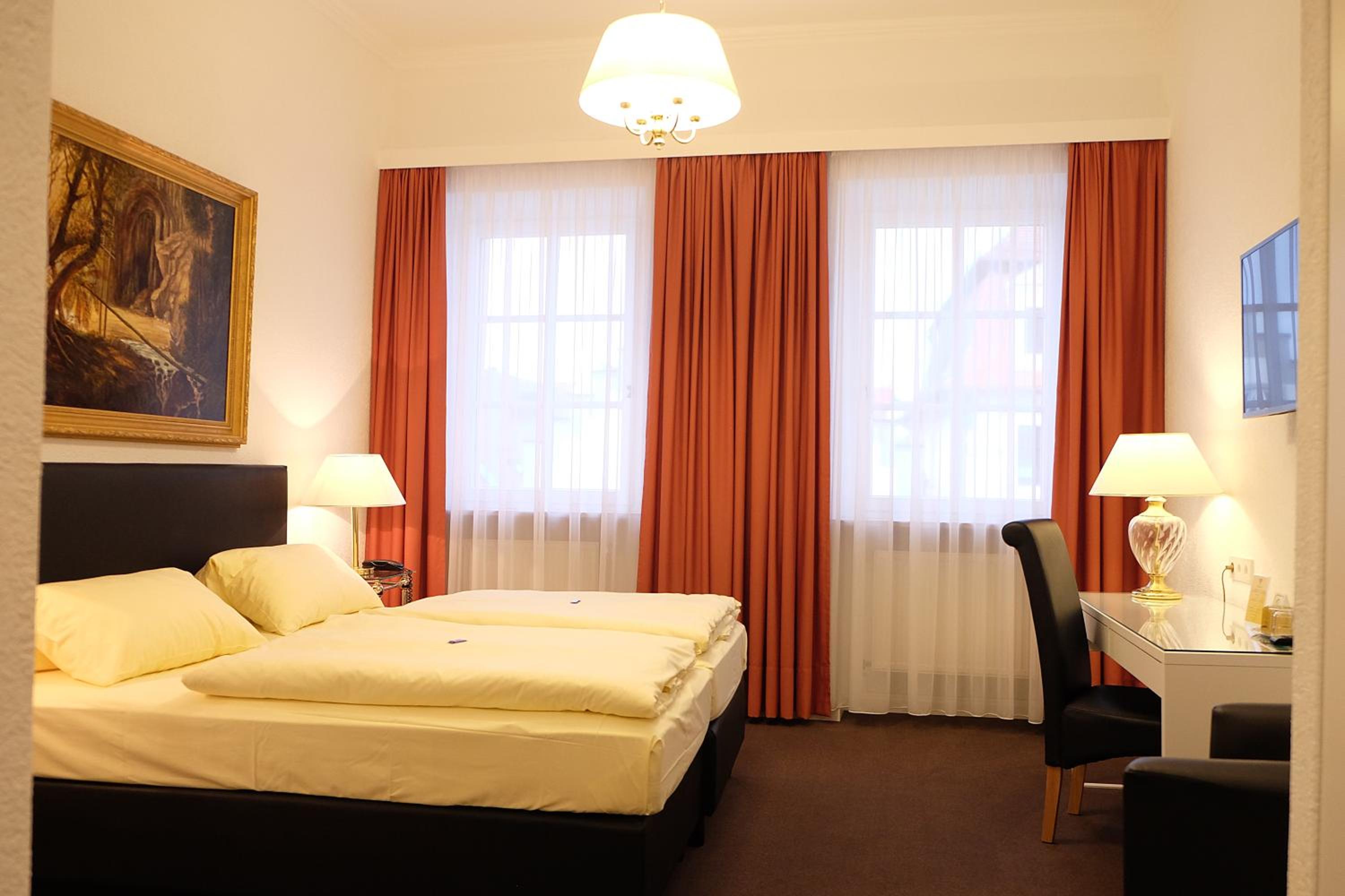 Standard Double Room - Photo 8