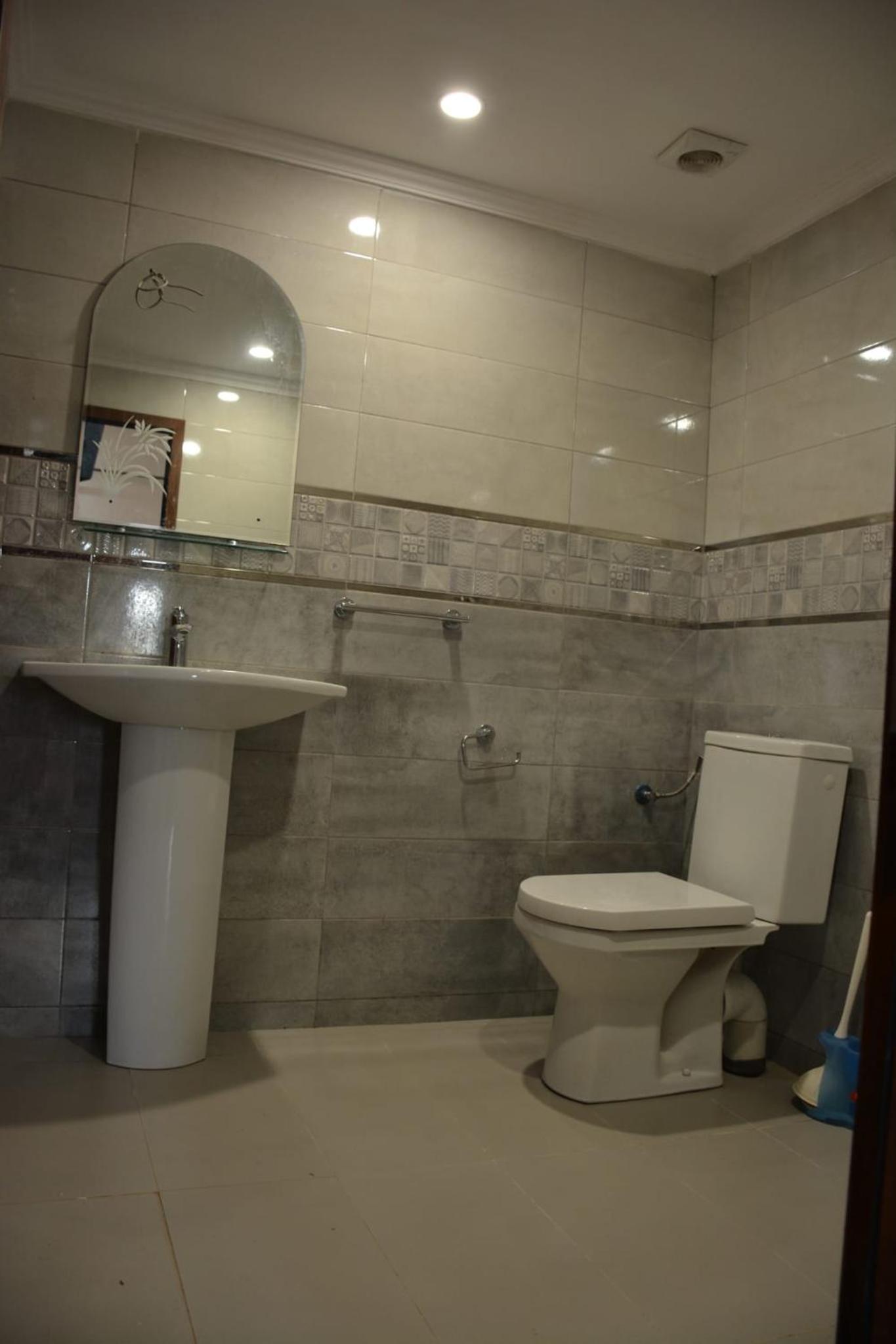 Apartment - Ground Floor photo 2