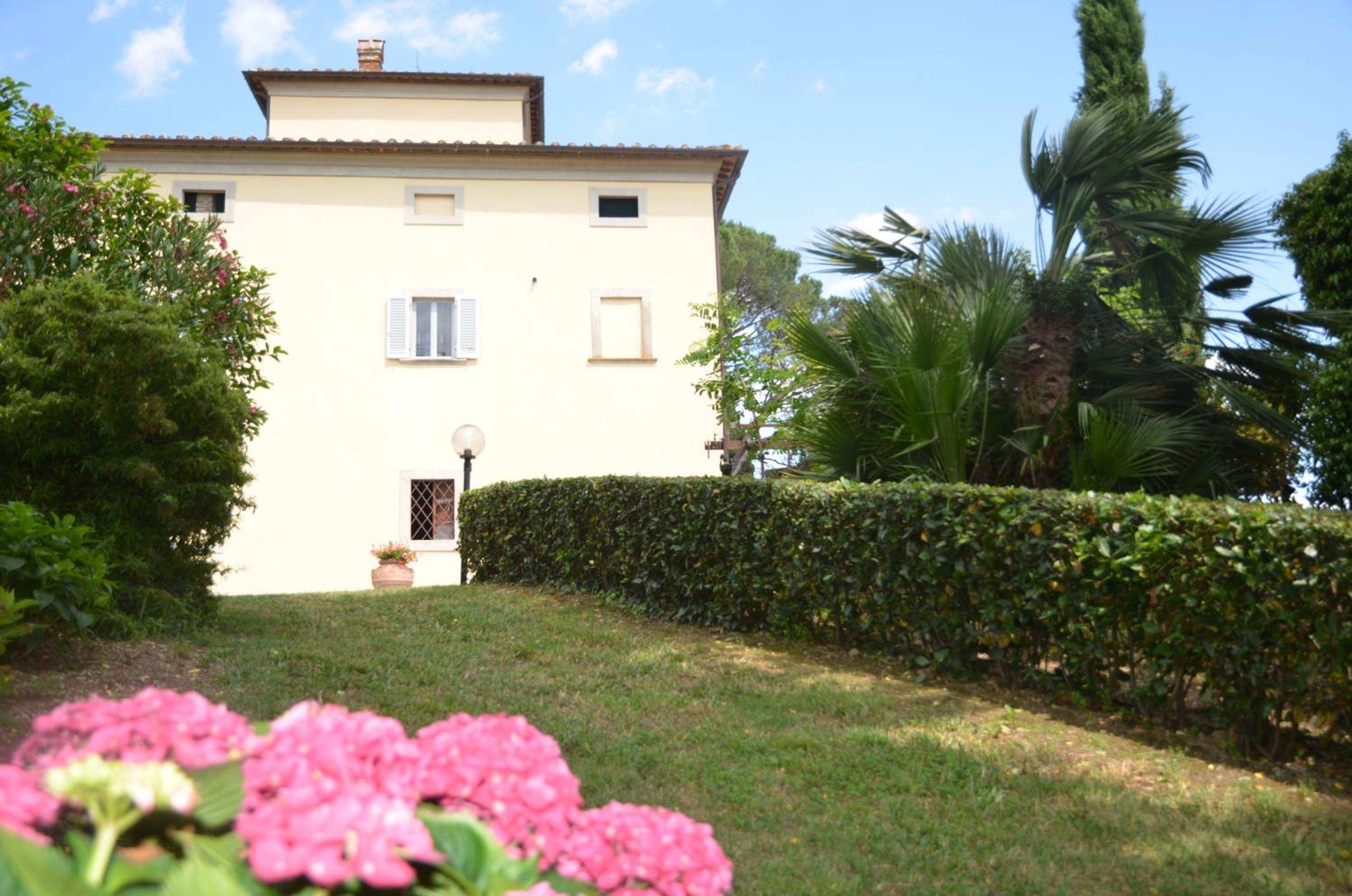 Villa photo 2