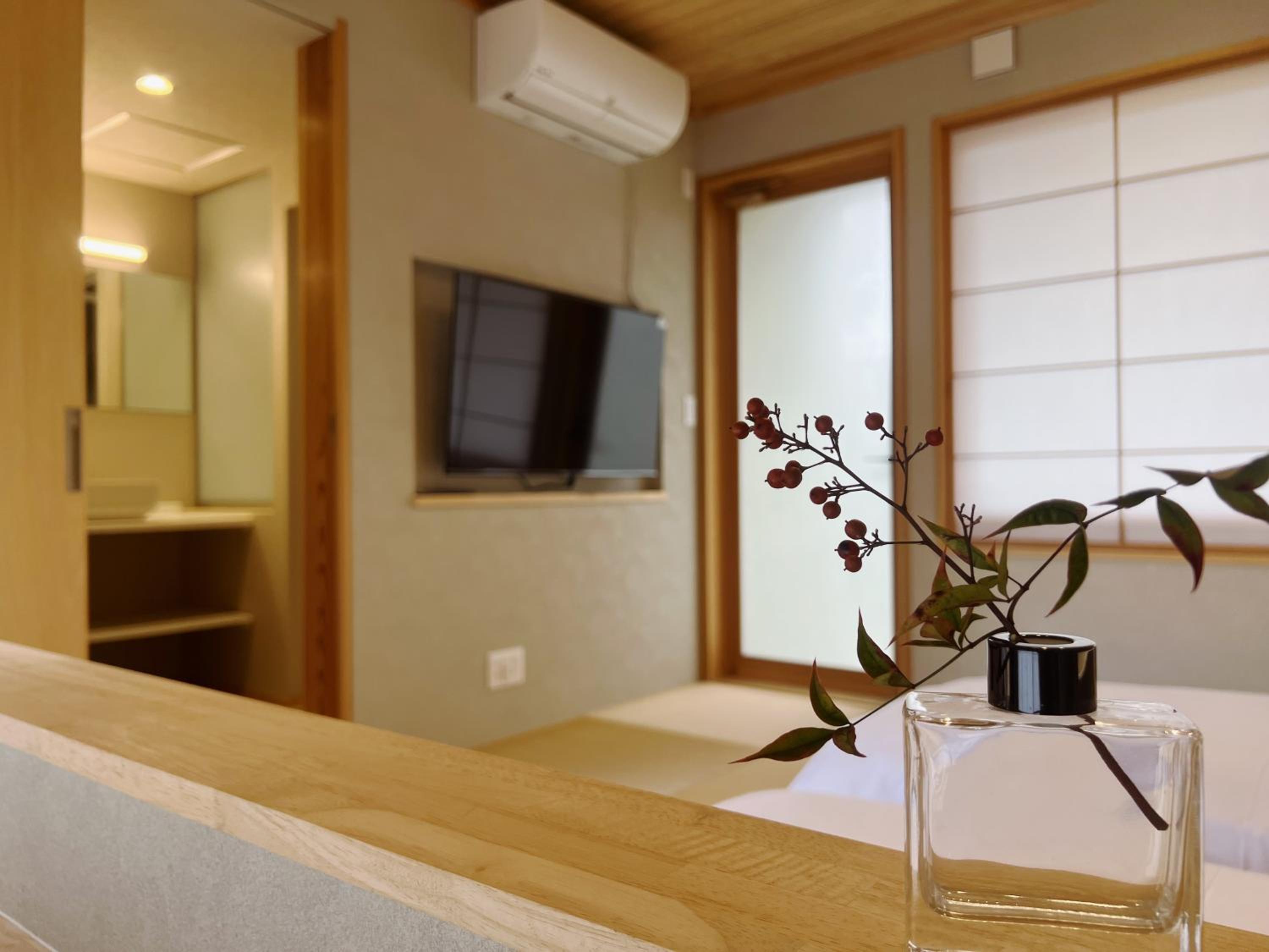 Deluxe Double Room with Bath - Photo 24