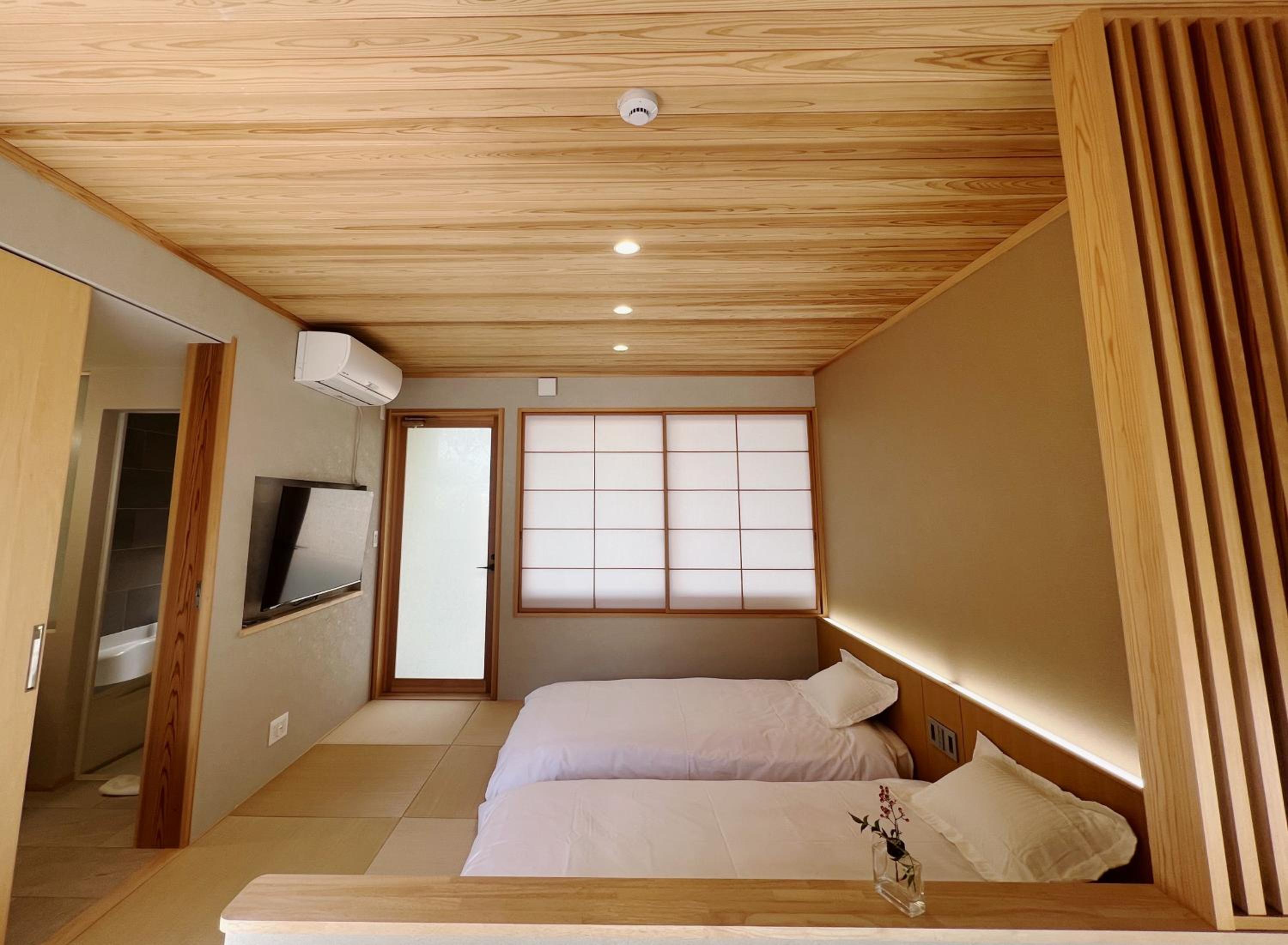 Double Room - Photo 16