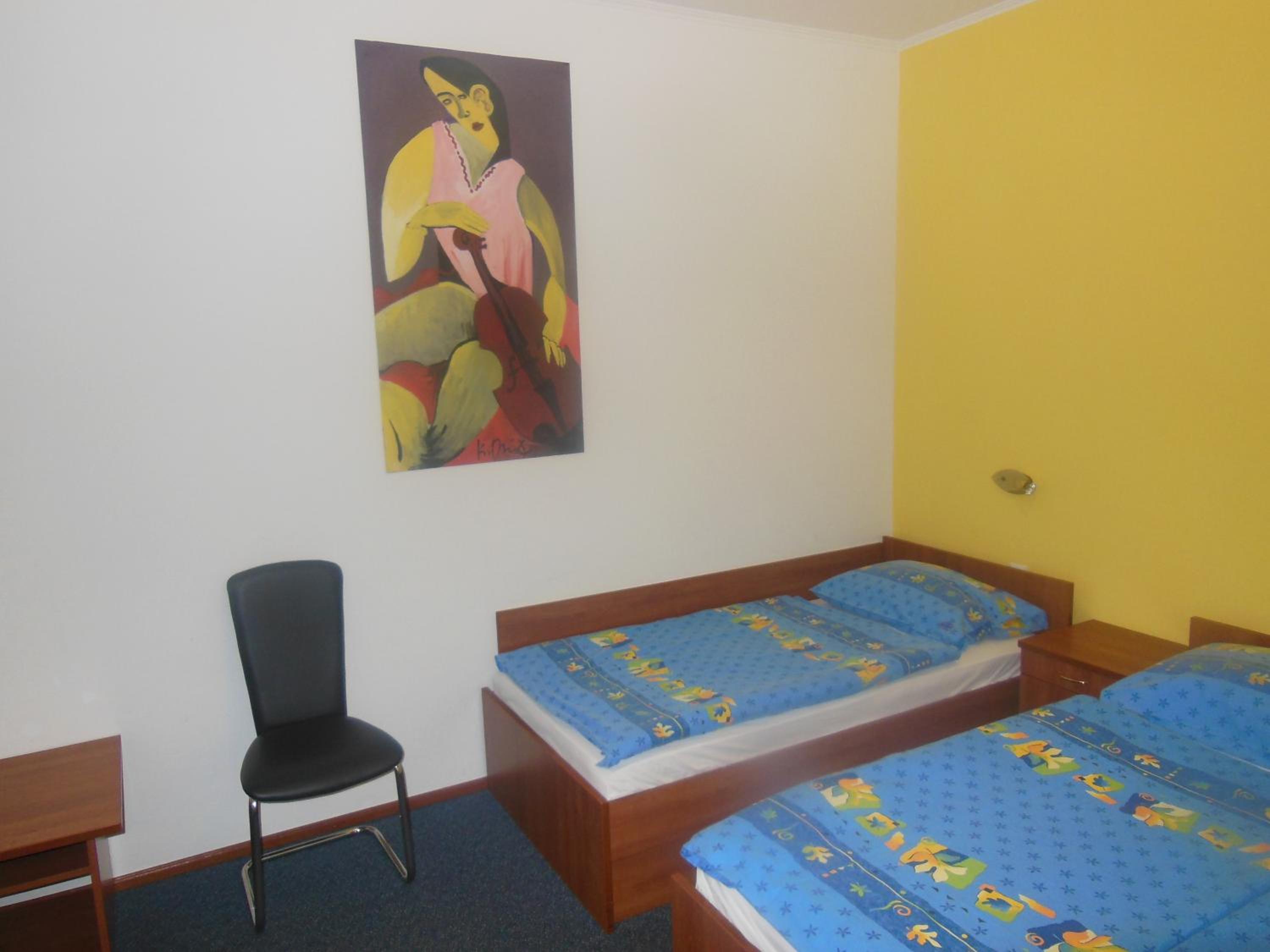 Triple Room with Bathroom - Photo 5