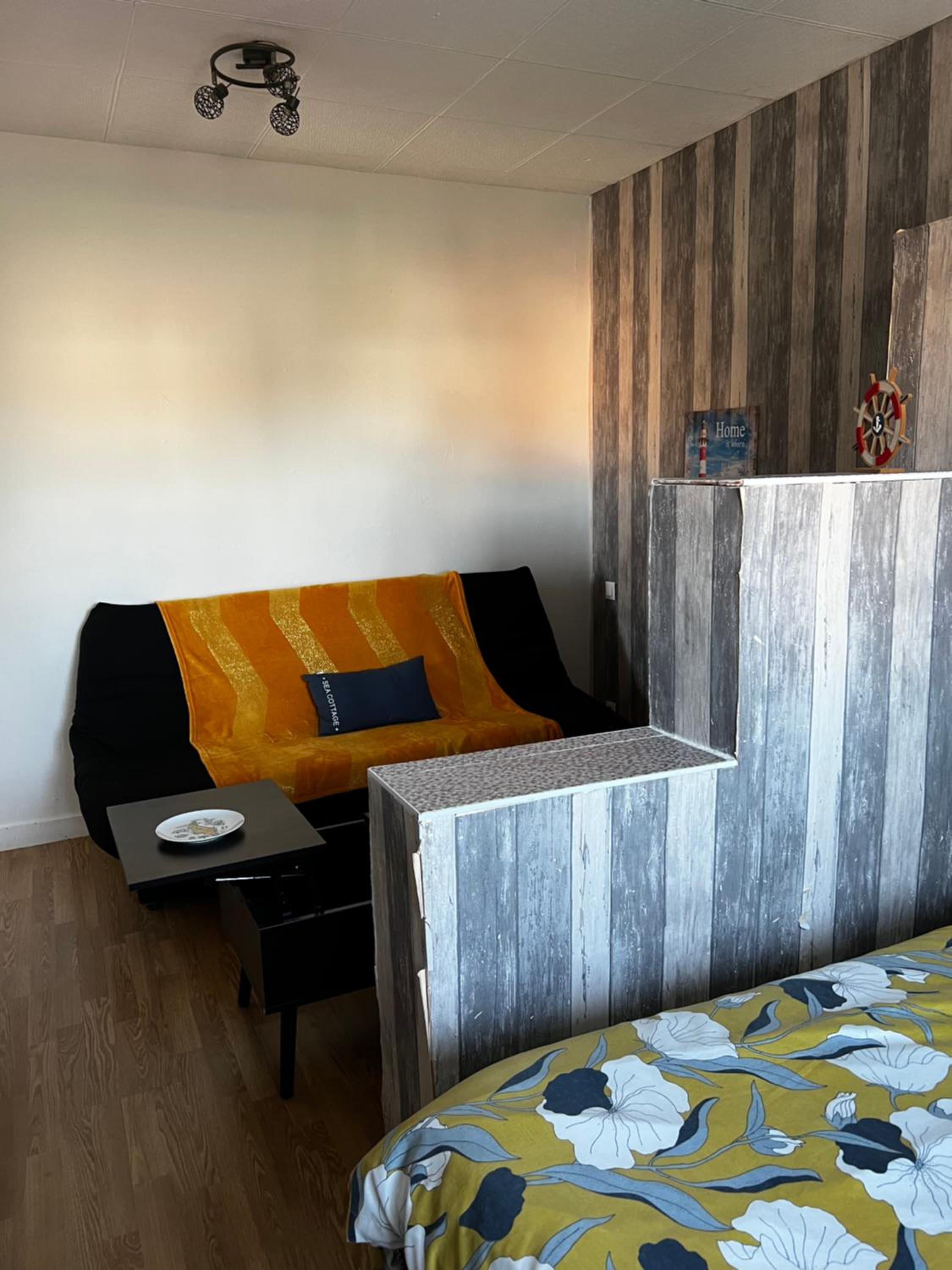Apartment with Terrace - Photo 17