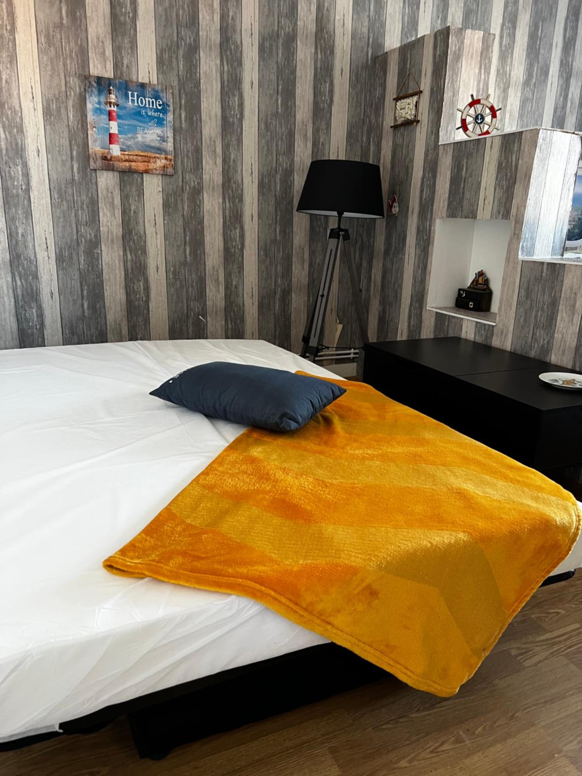Apartment with Terrace - Photo 13