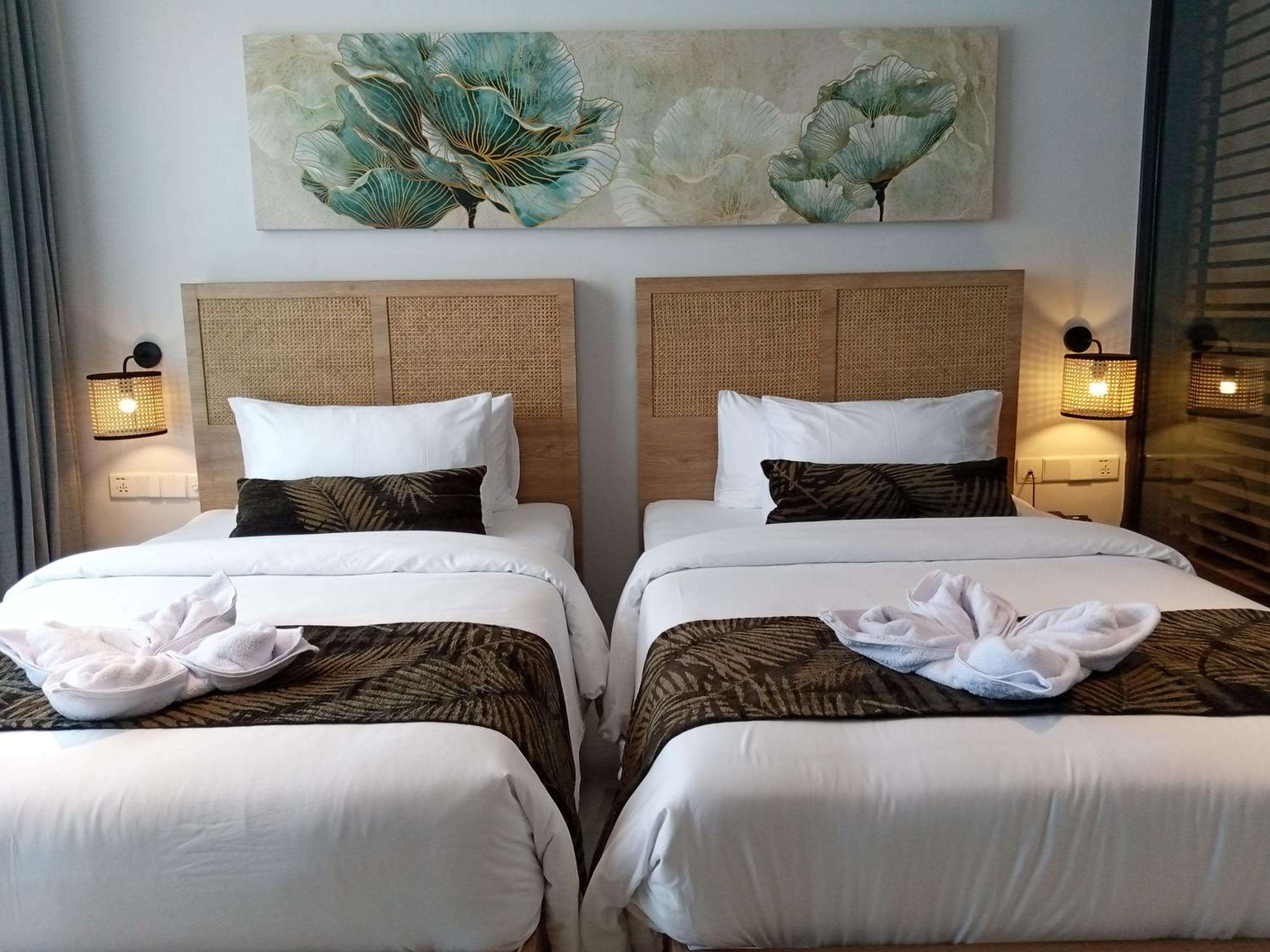 Deluxe Twin Room with Hill View - Photo 2
