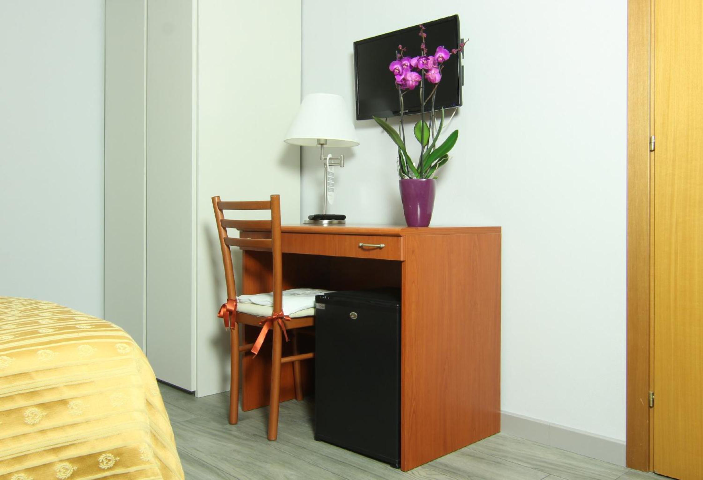 Double Room - Photo 3