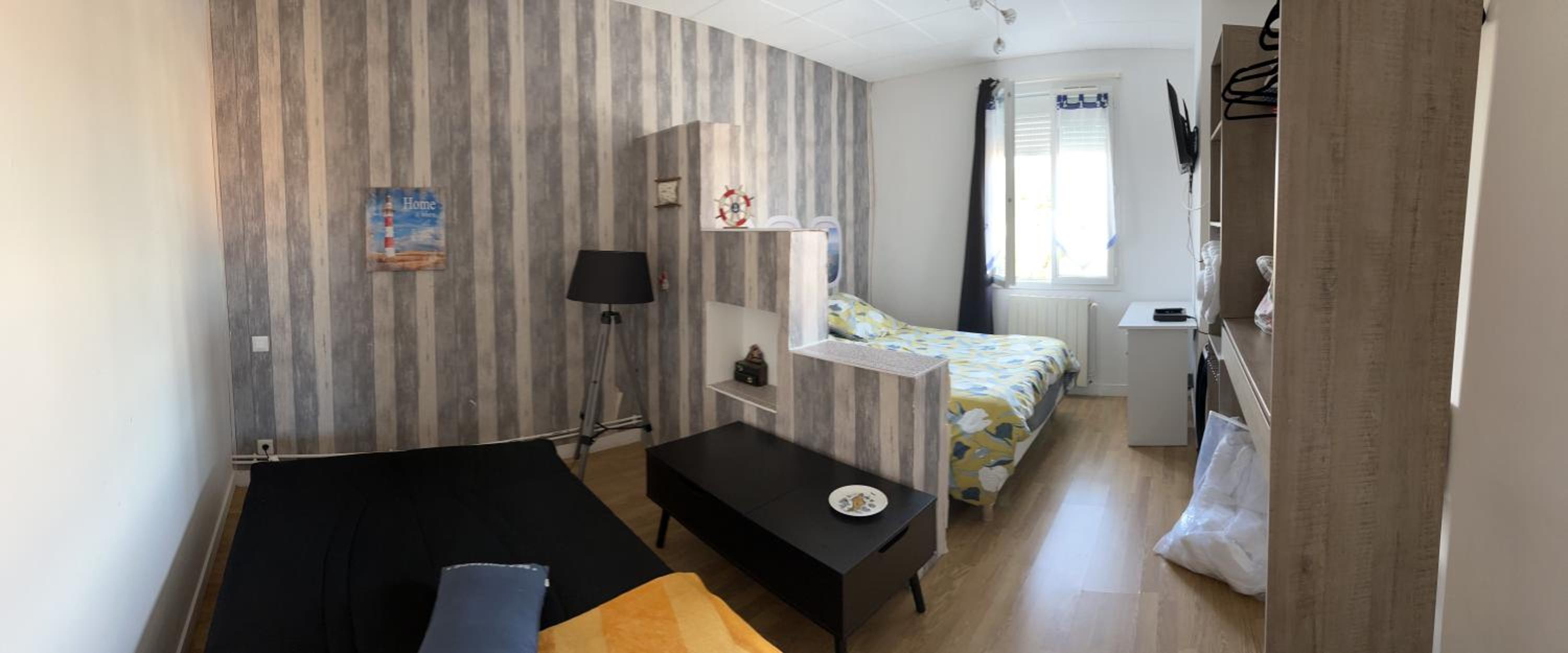 Apartment with Terrace - Photo 3