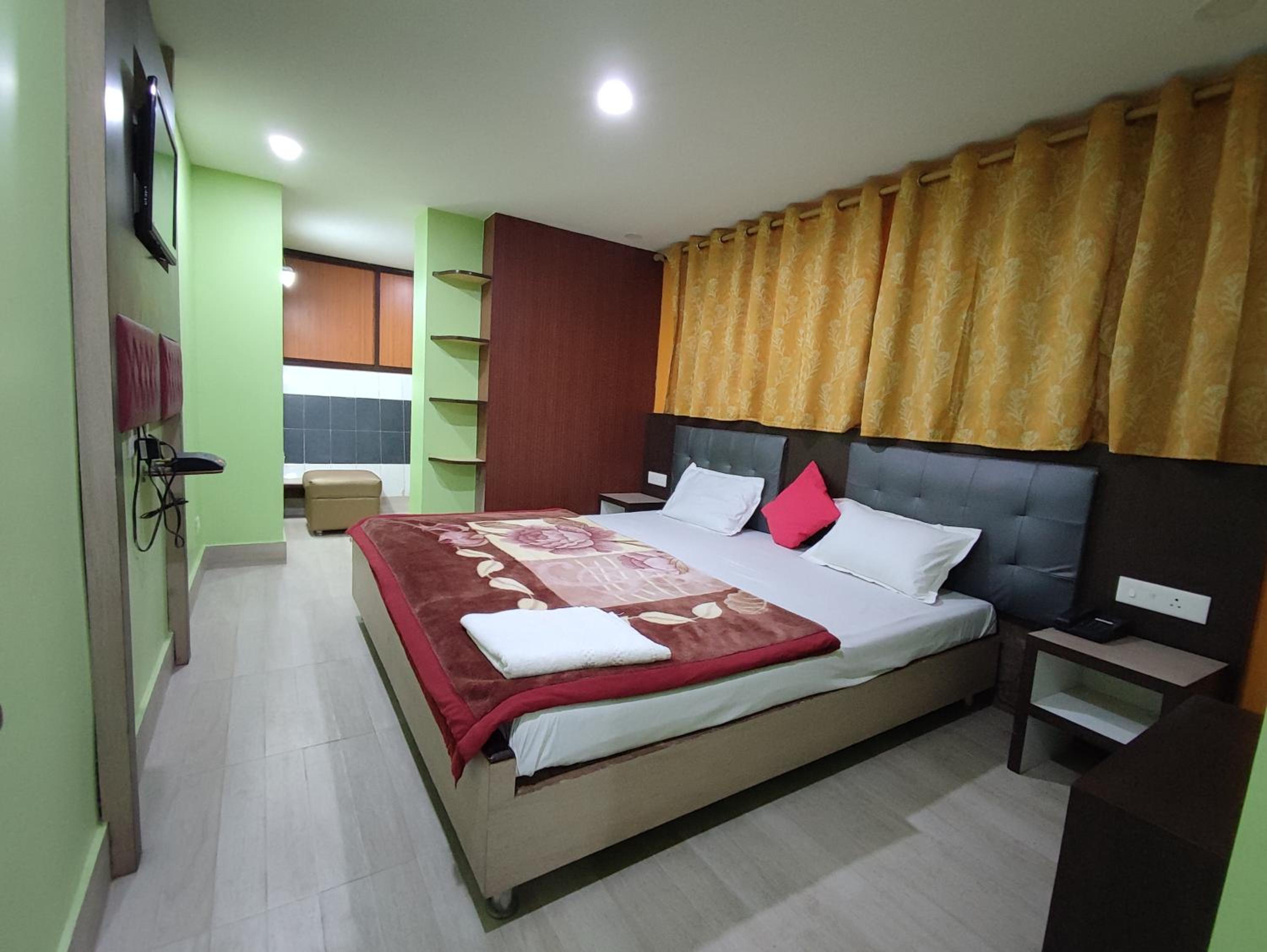 Deluxe Double or Twin Room