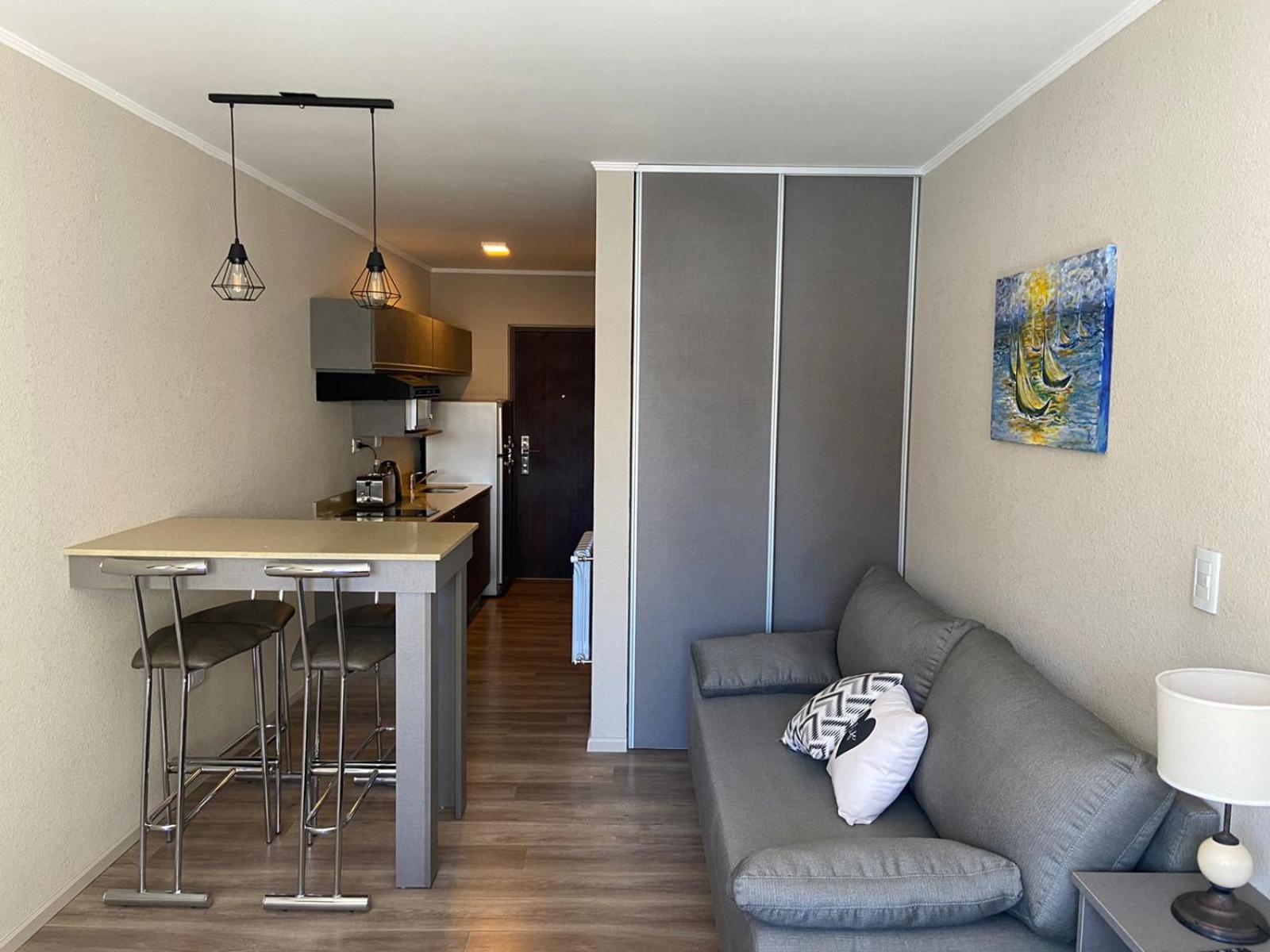 One-Bedroom Apartment photo 1