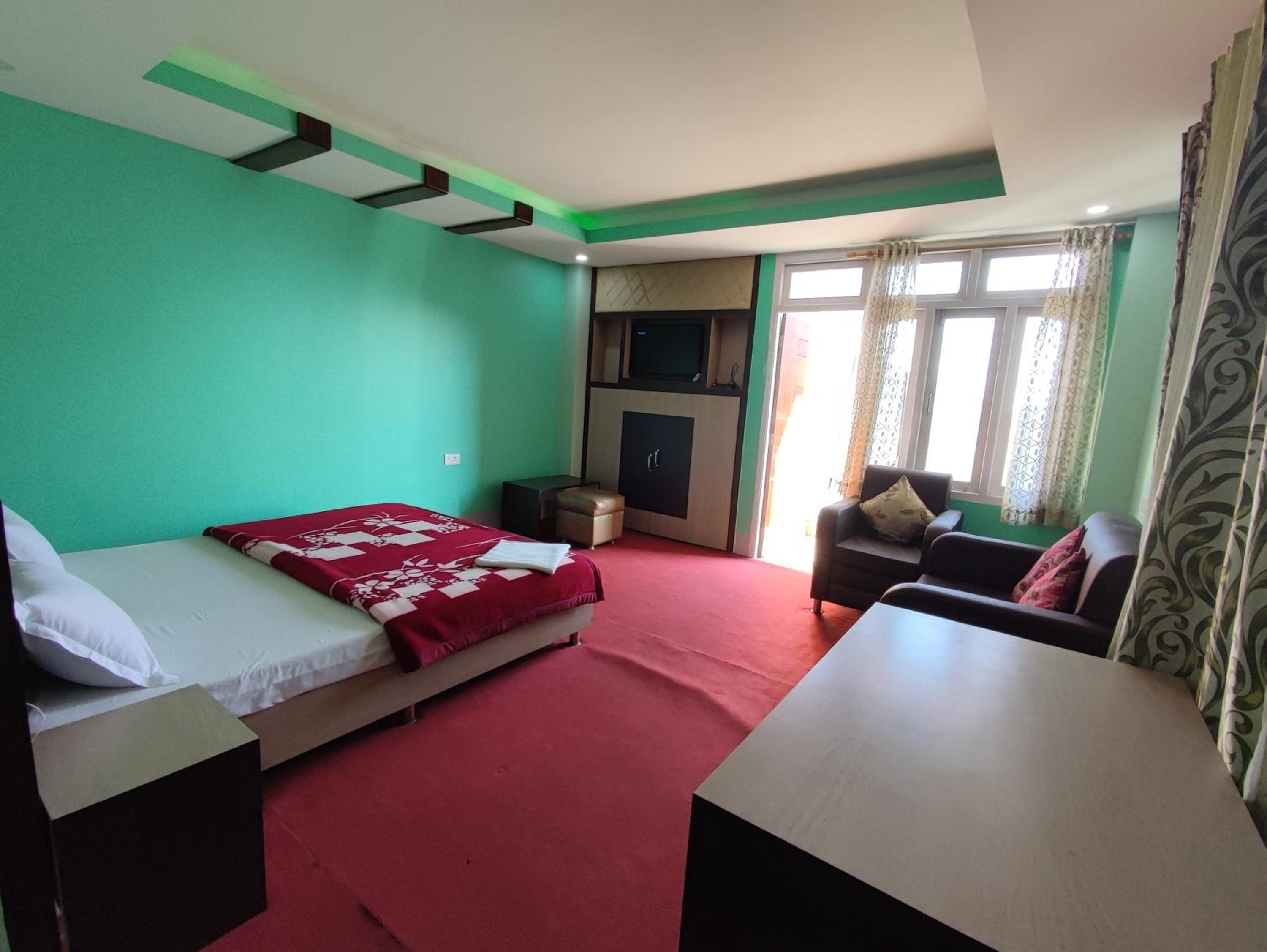 Suite with Mountain View